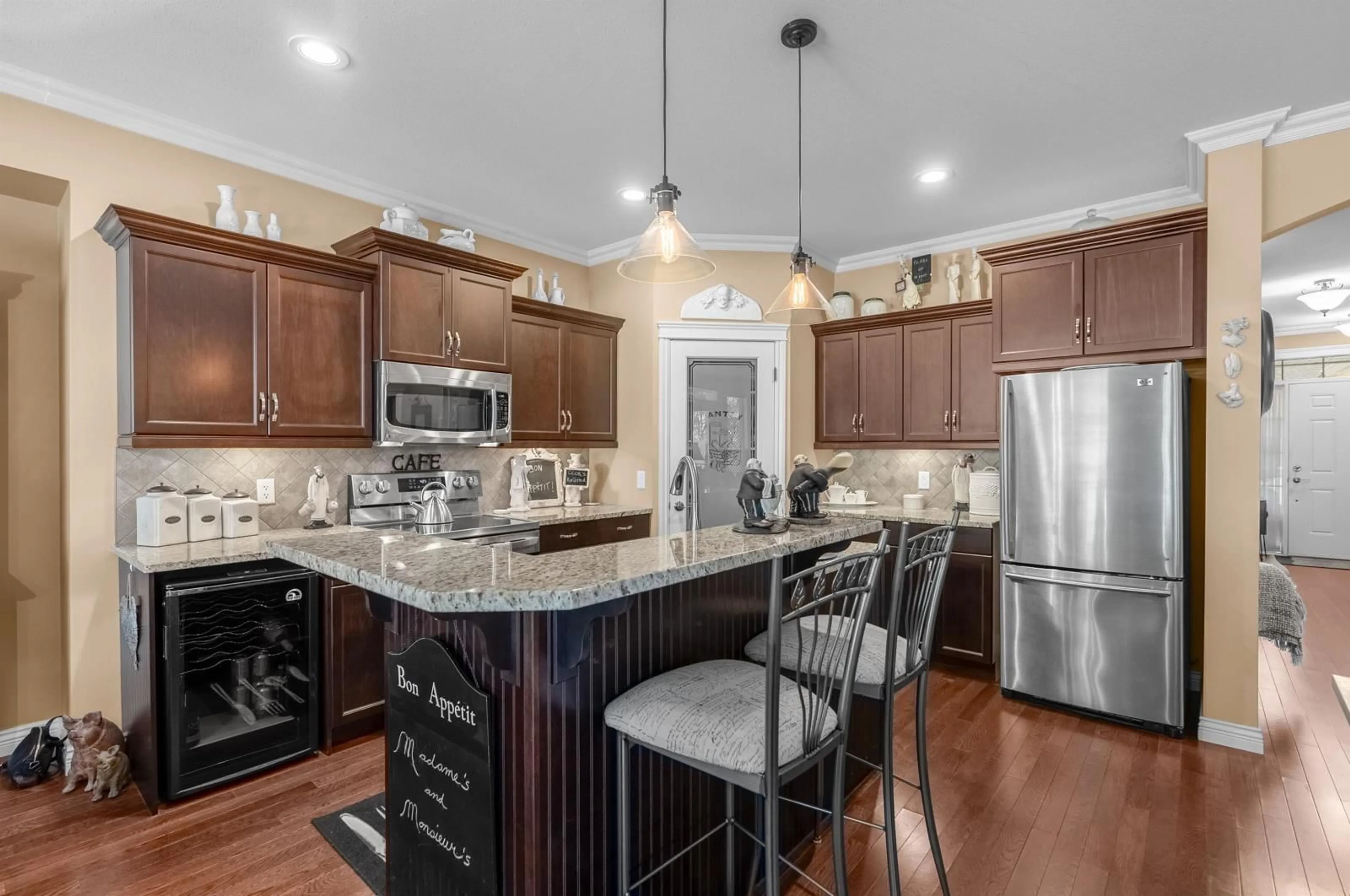 Open concept kitchen, ceramic/tile floor for 46599 STONEY CREEK DRIVE|Sardis South, Chilliwack British Columbia V2R5N4