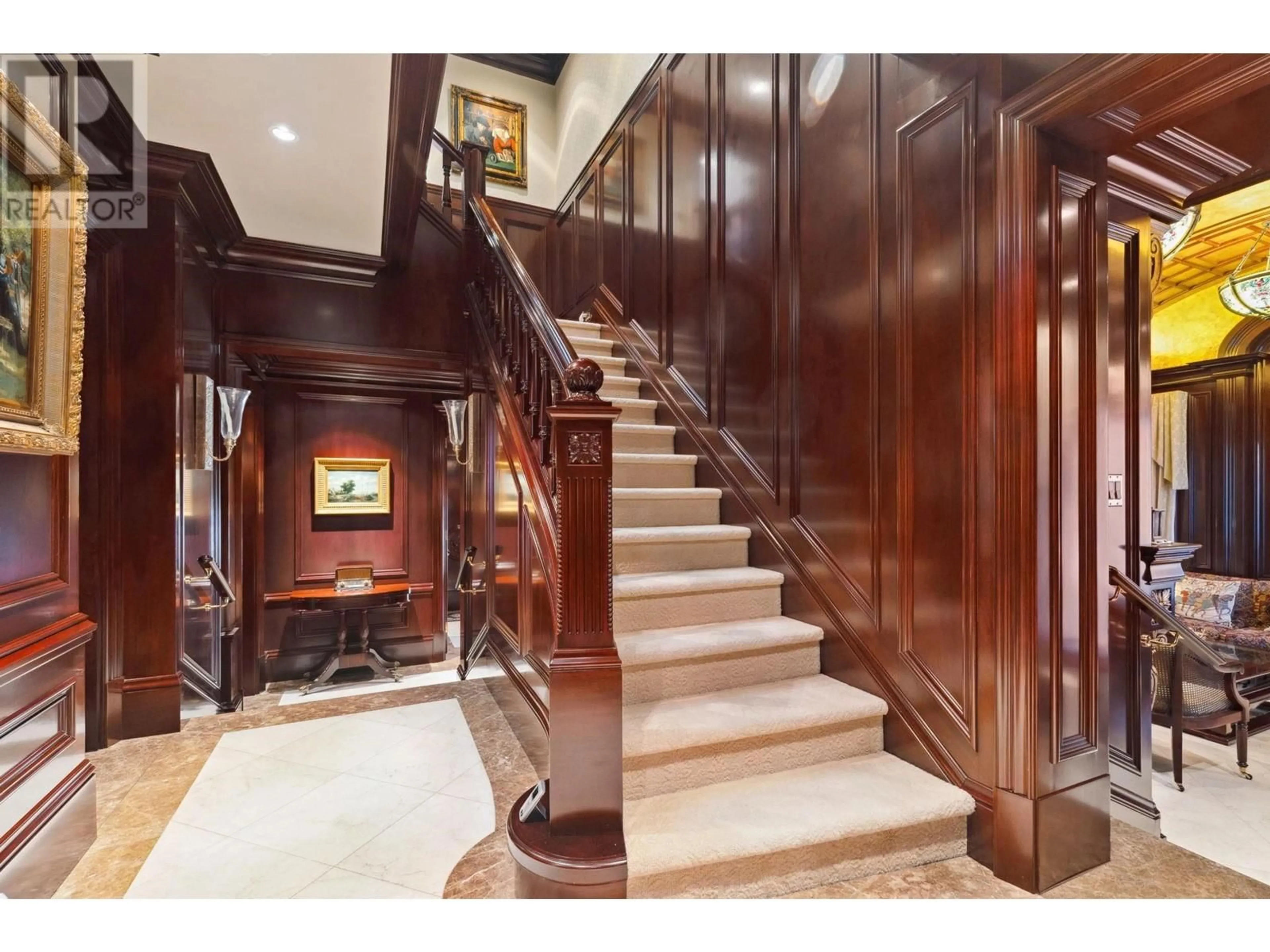 Indoor foyer for 2190 18TH AVENUE, Vancouver British Columbia V6L1A4