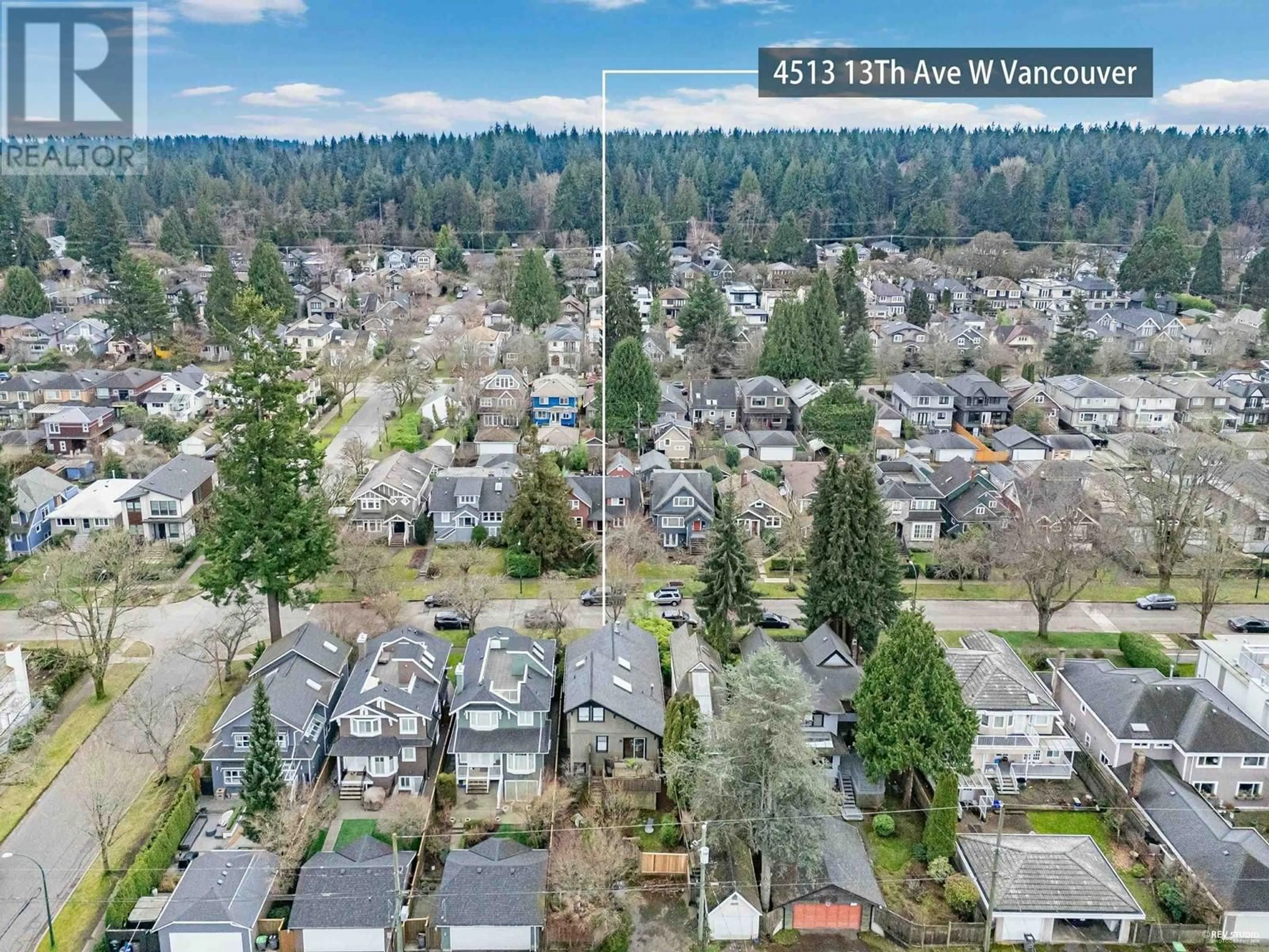 A pic from outside/outdoor area/front of a property/back of a property/a pic from drone, unknown for 4513 W 13TH AVENUE, Vancouver British Columbia V6R2V5