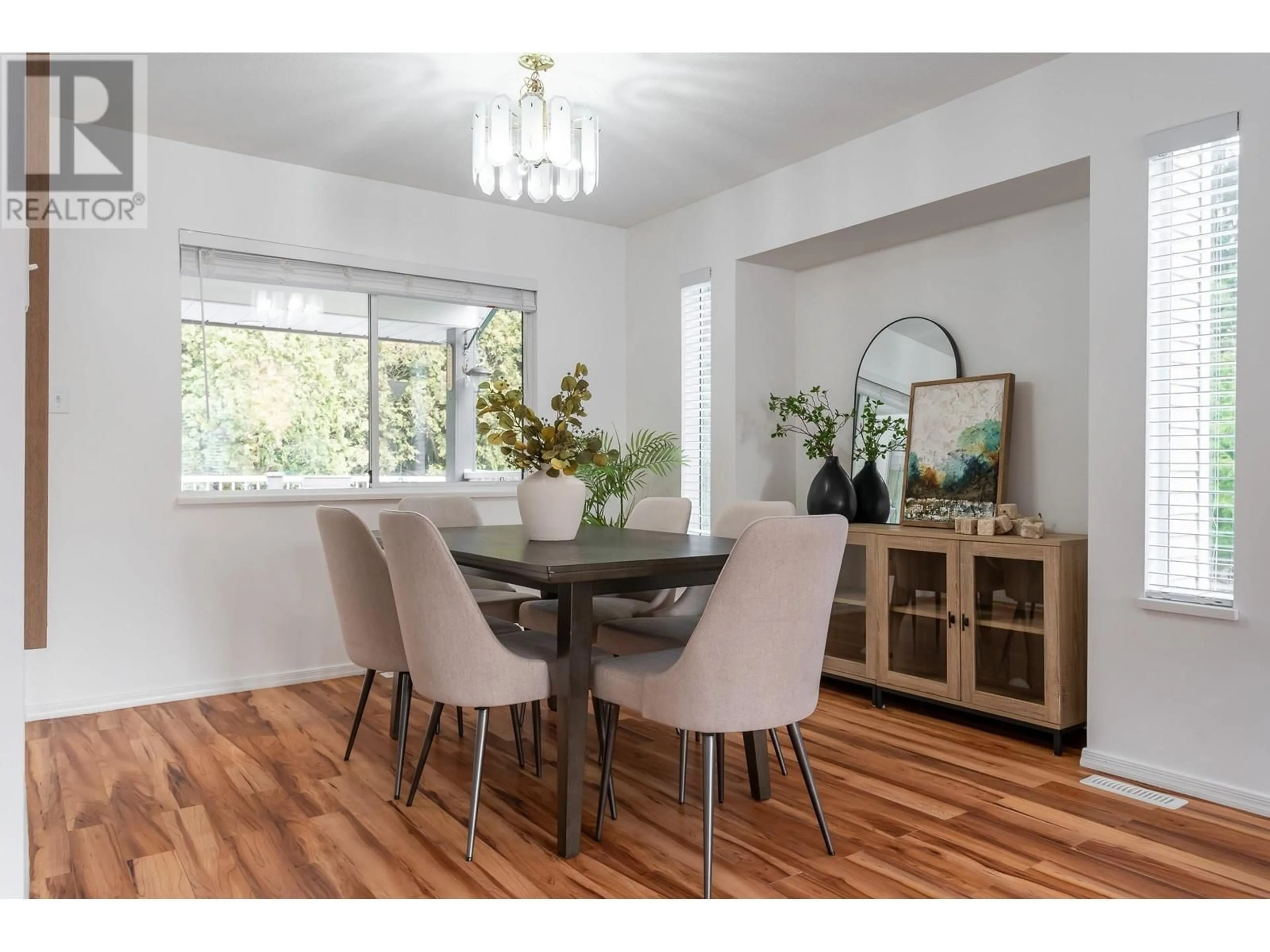 Dining room, wood/laminate floor for 21209 DEWDNEY TRUNK ROAD, Maple Ridge British Columbia V2X3G1