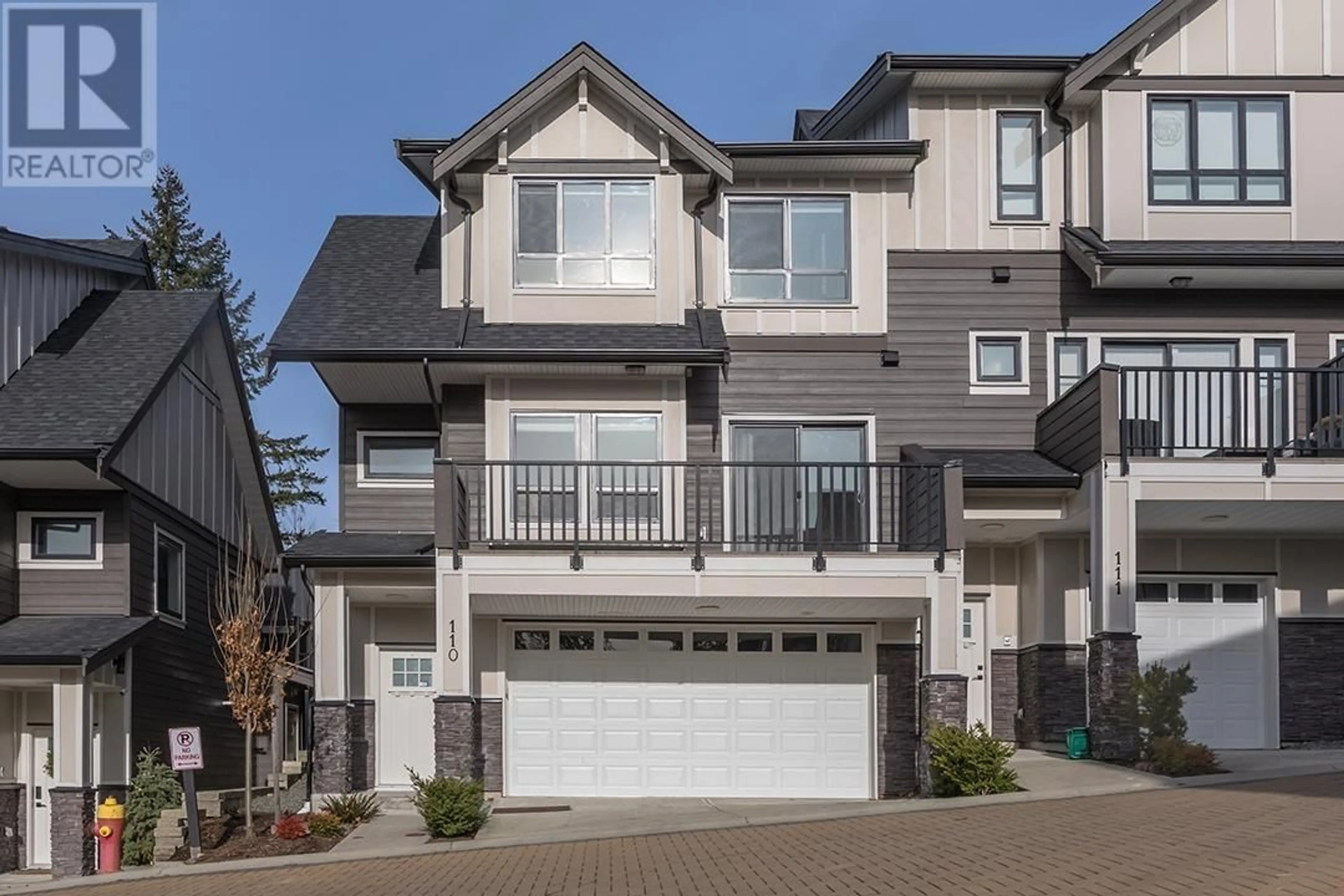 Home with vinyl exterior material, street for 110 3409 HARPER ROAD, Coquitlam British Columbia V3E3H1