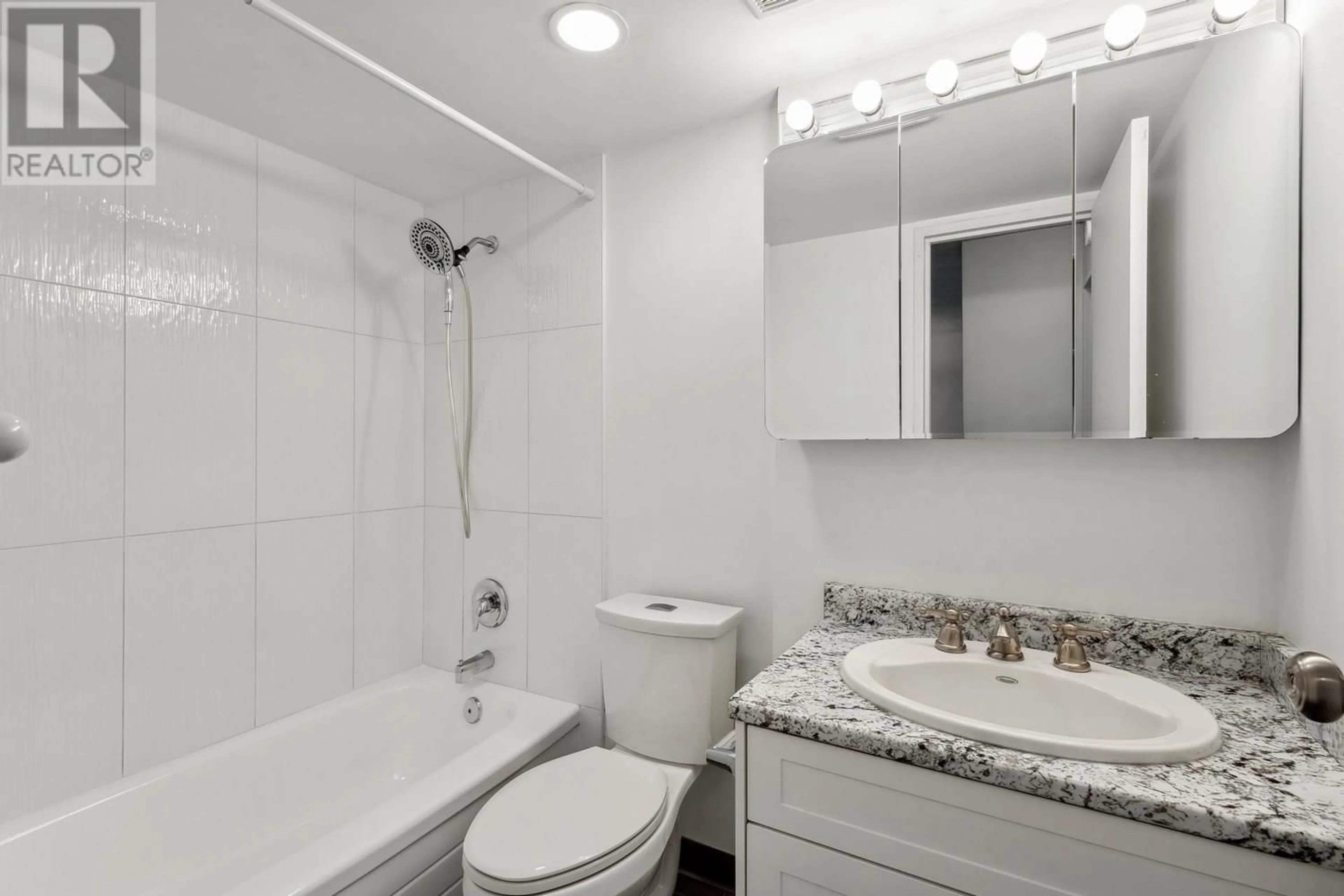 Standard bathroom, ceramic/tile floor for 1705 2016 FULLERTON AVENUE, North Vancouver British Columbia V7P3E6