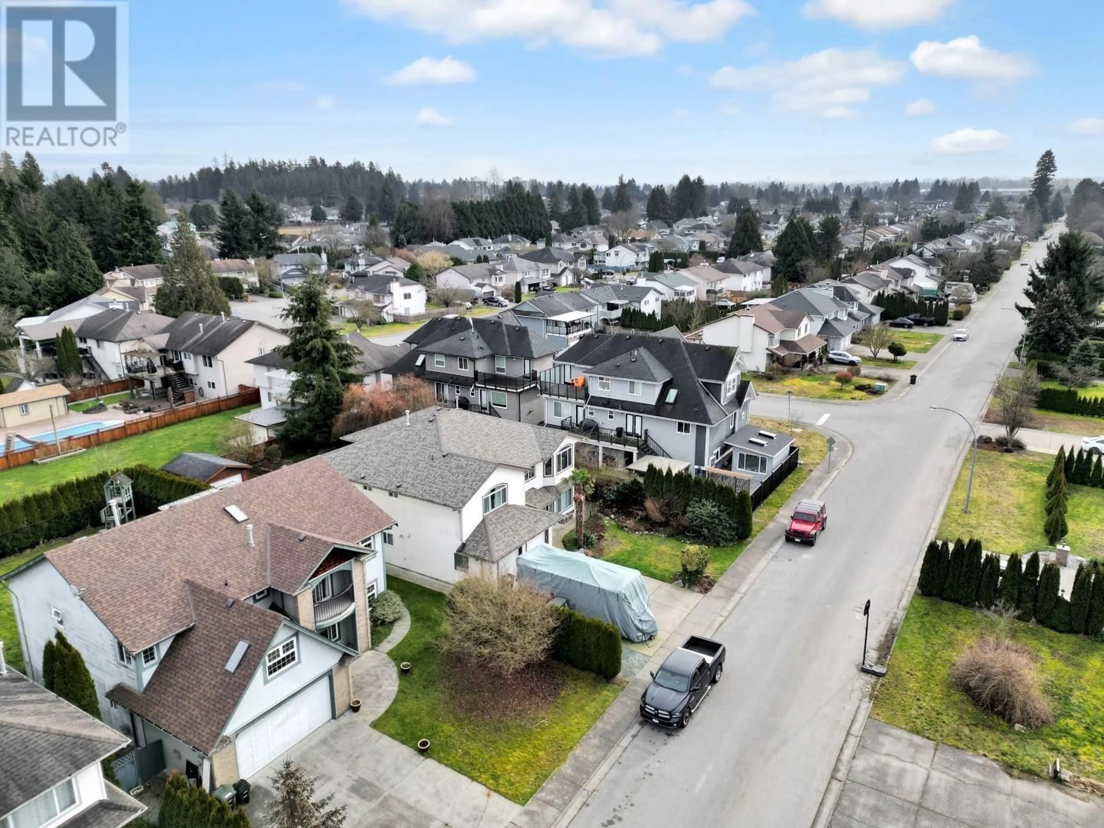 A pic from outside/outdoor area/front of a property/back of a property/a pic from drone, street for 12530 188 STREET, Pitt Meadows British Columbia V3Y2G9