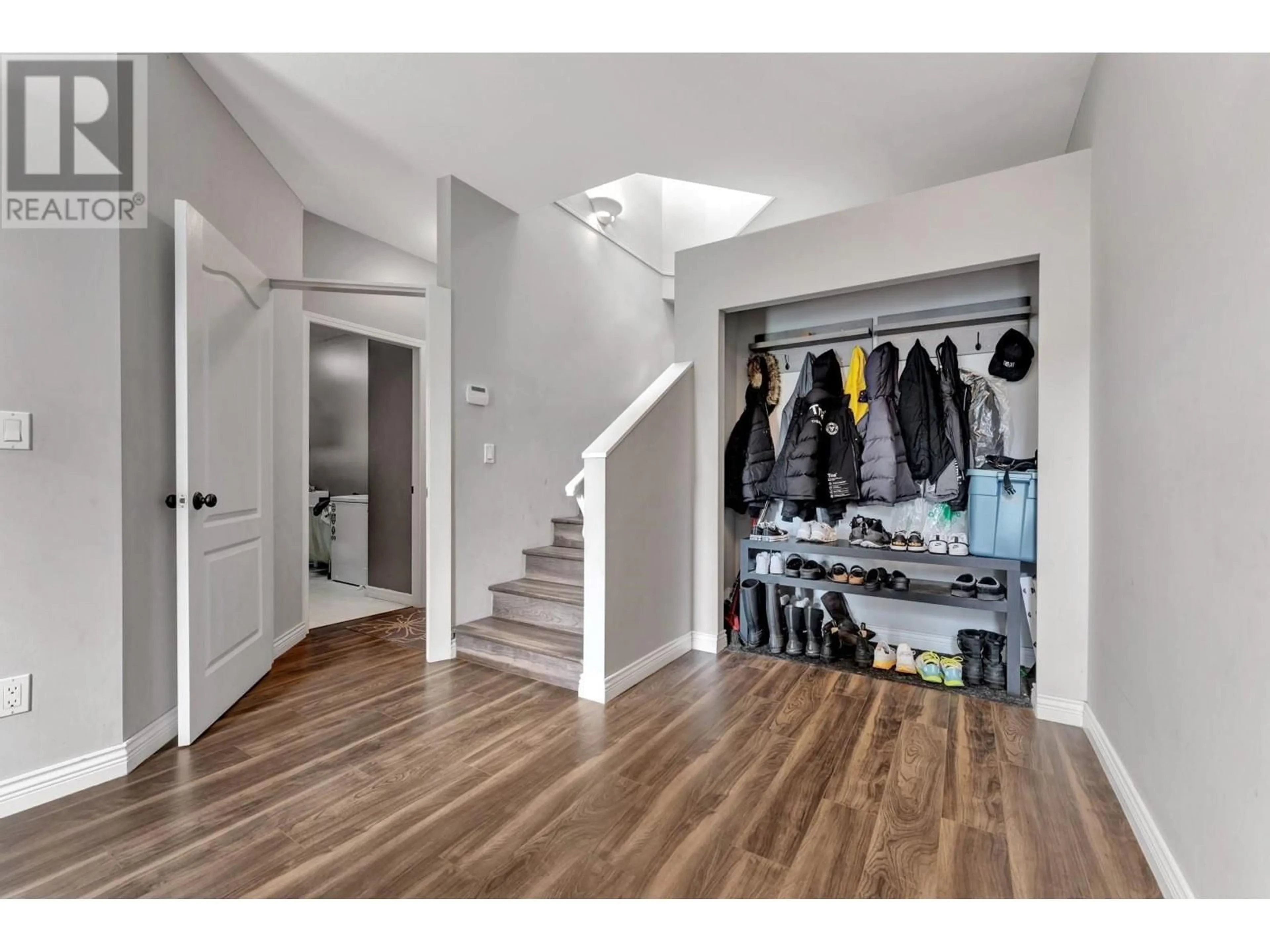 Indoor entryway for 12530 188 STREET, Pitt Meadows British Columbia V3Y2G9