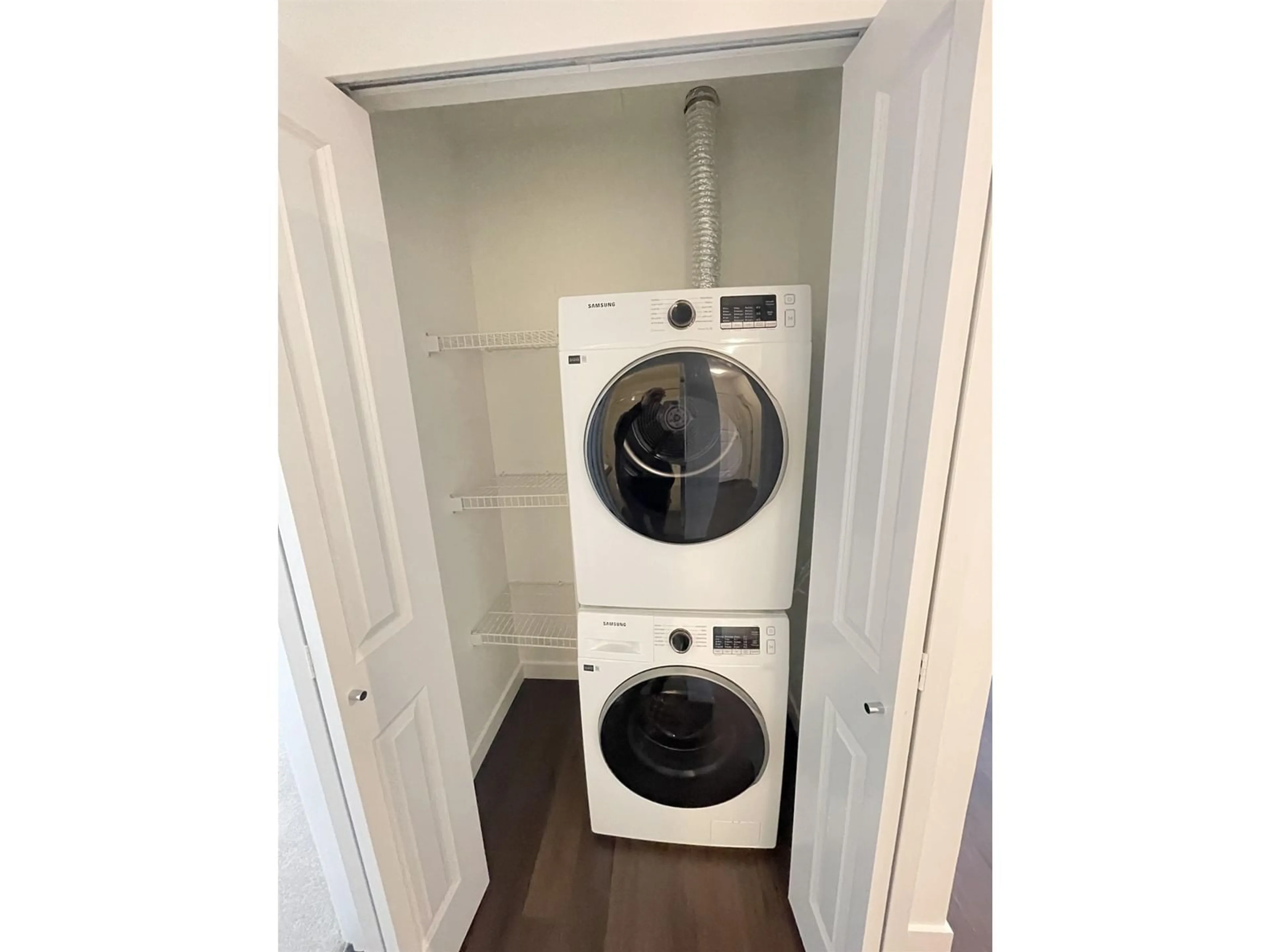 Laundry room for 321 15738 85 AVENUE, Surrey British Columbia V4N6Y1