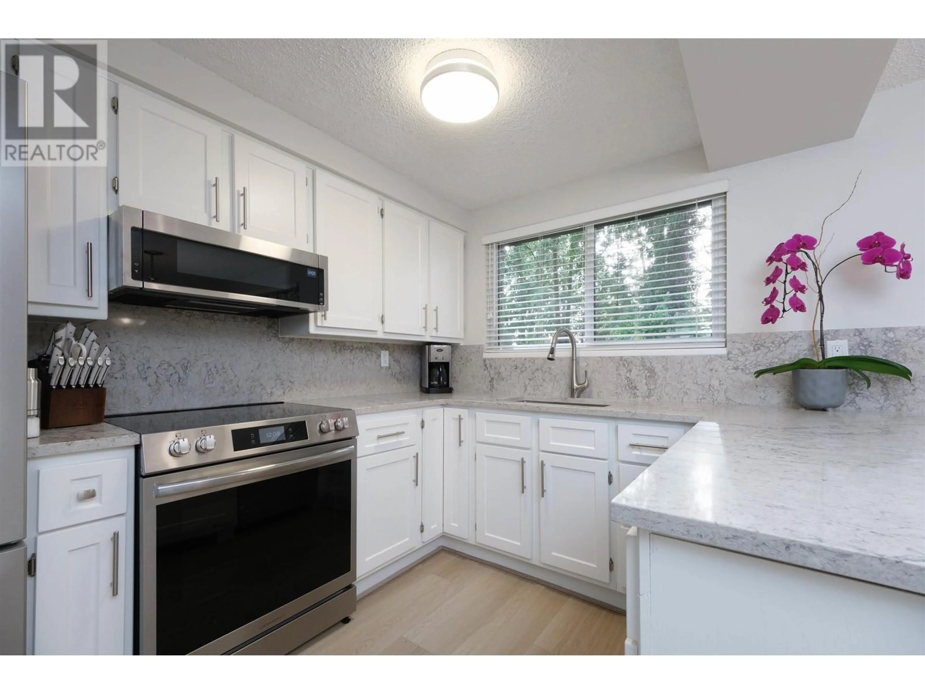 Standard kitchen, unknown for 45 3150 E 58TH AVENUE, Vancouver British Columbia V5S3S9