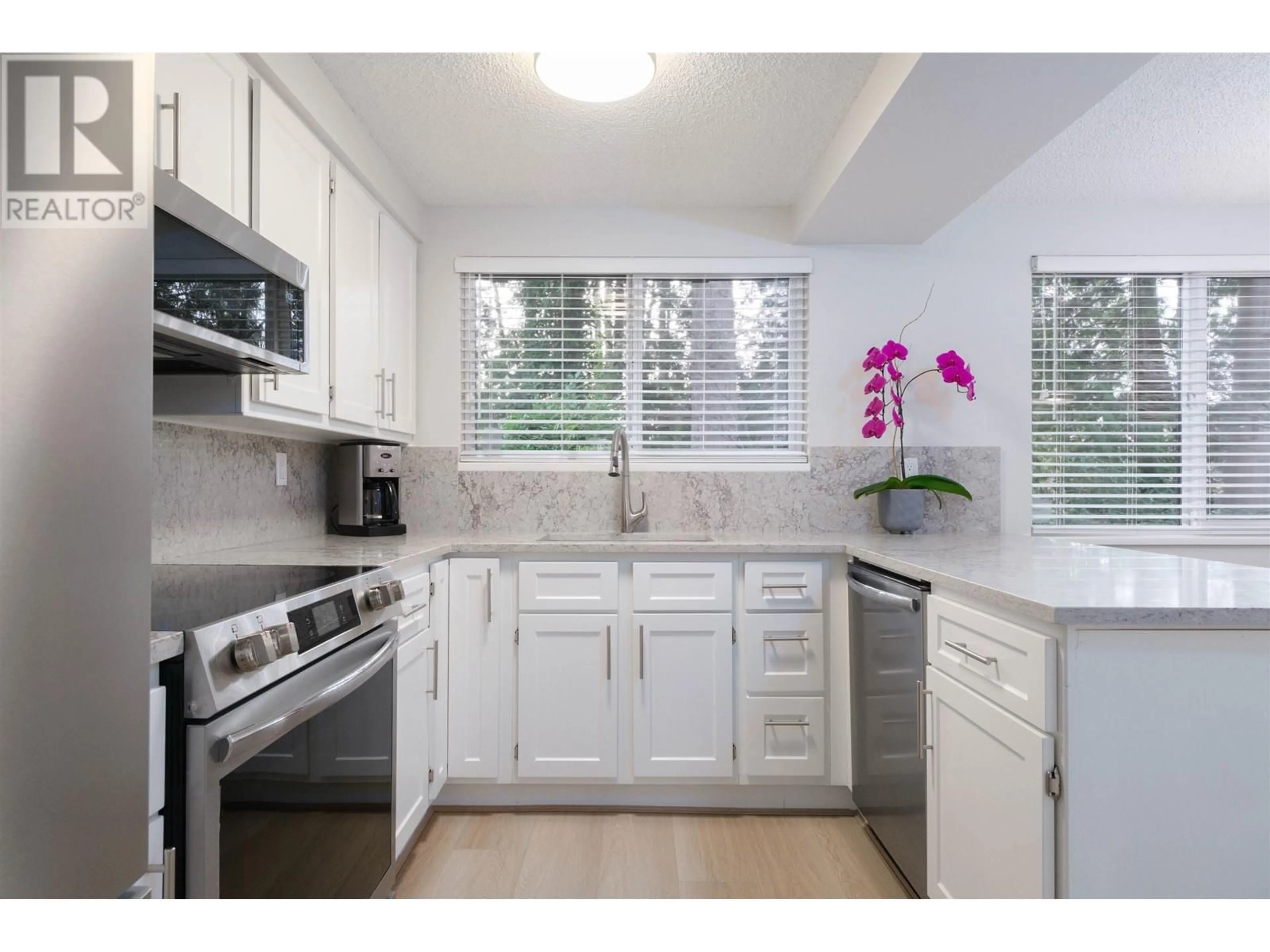 Standard kitchen, unknown for 45 3150 E 58TH AVENUE, Vancouver British Columbia V5S3S9