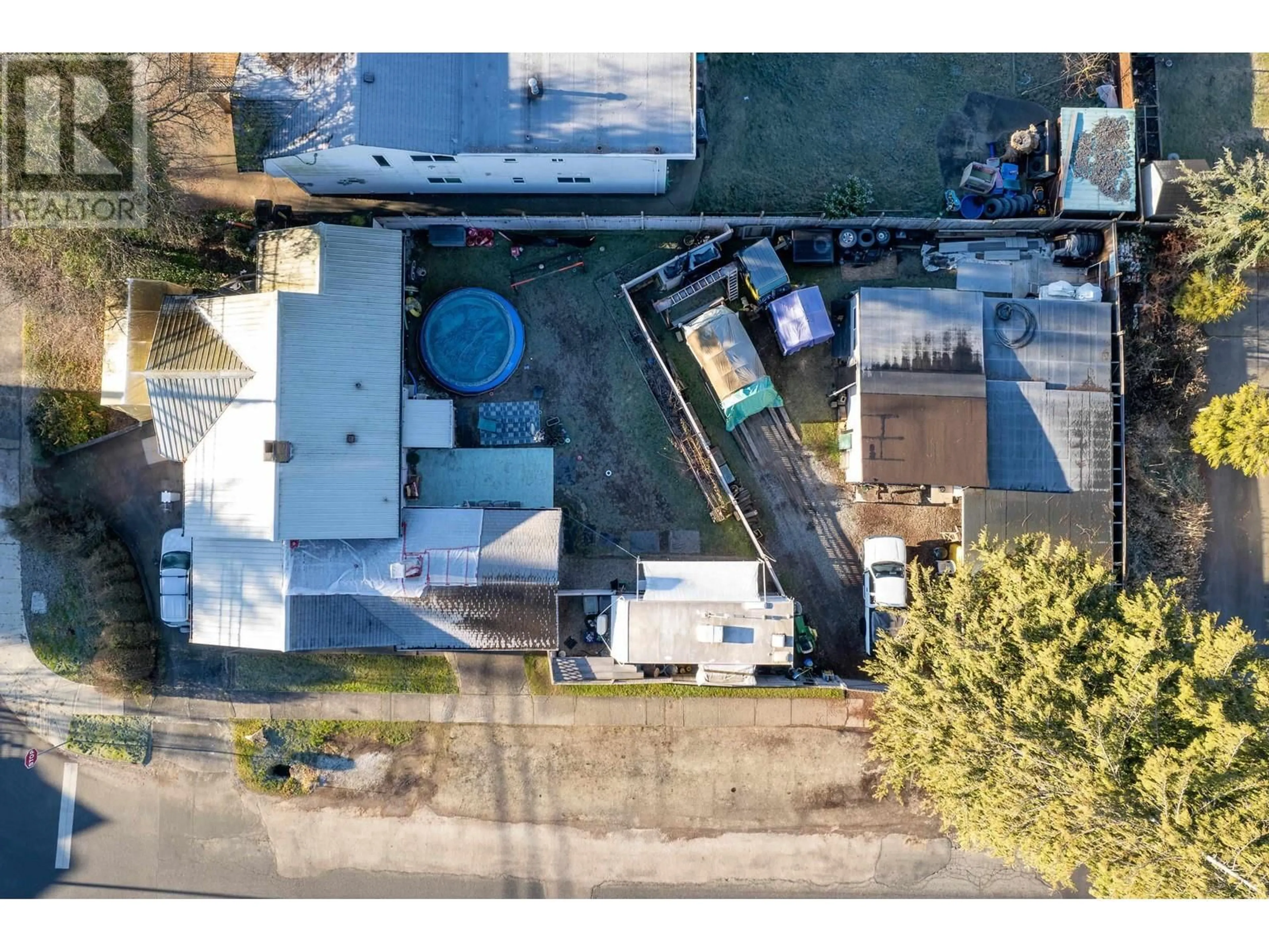 A pic from outside/outdoor area/front of a property/back of a property/a pic from drone, street for 7323 10 AVENUE, Burnaby British Columbia V3N2R8