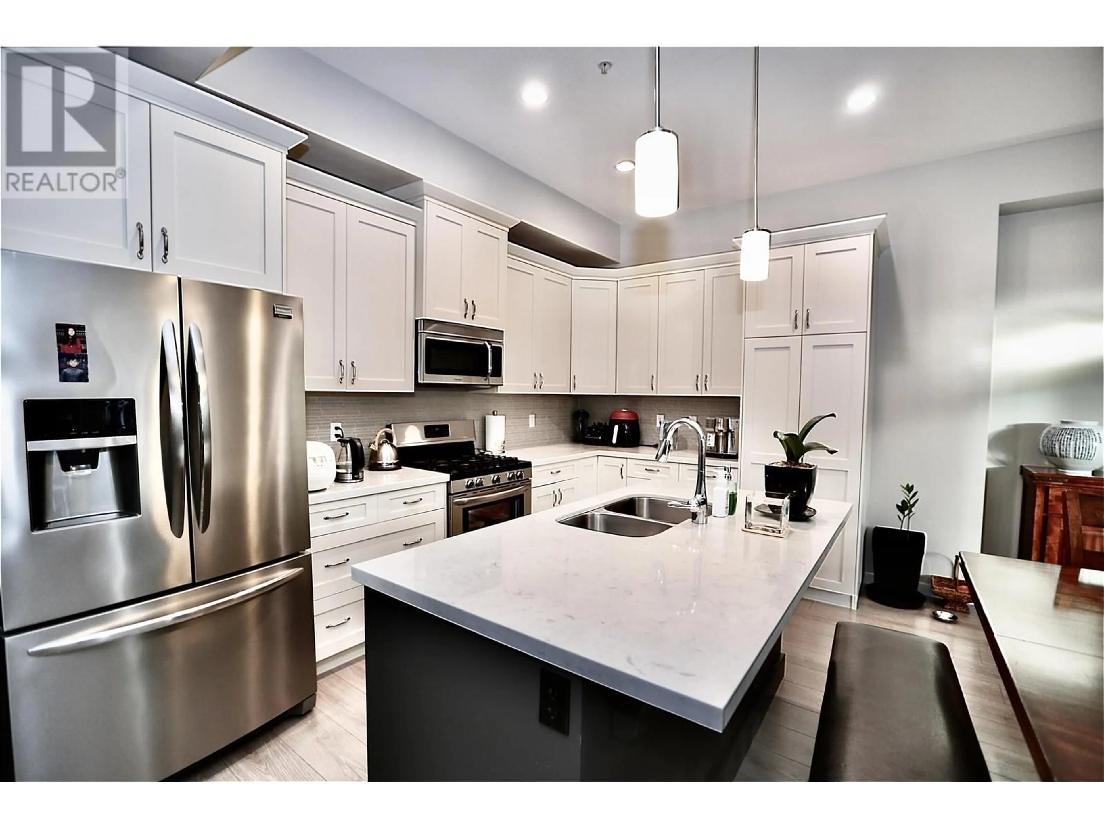 Open concept kitchen, ceramic/tile floor for 24442 113 AVENUE, Maple Ridge British Columbia V2W0H4