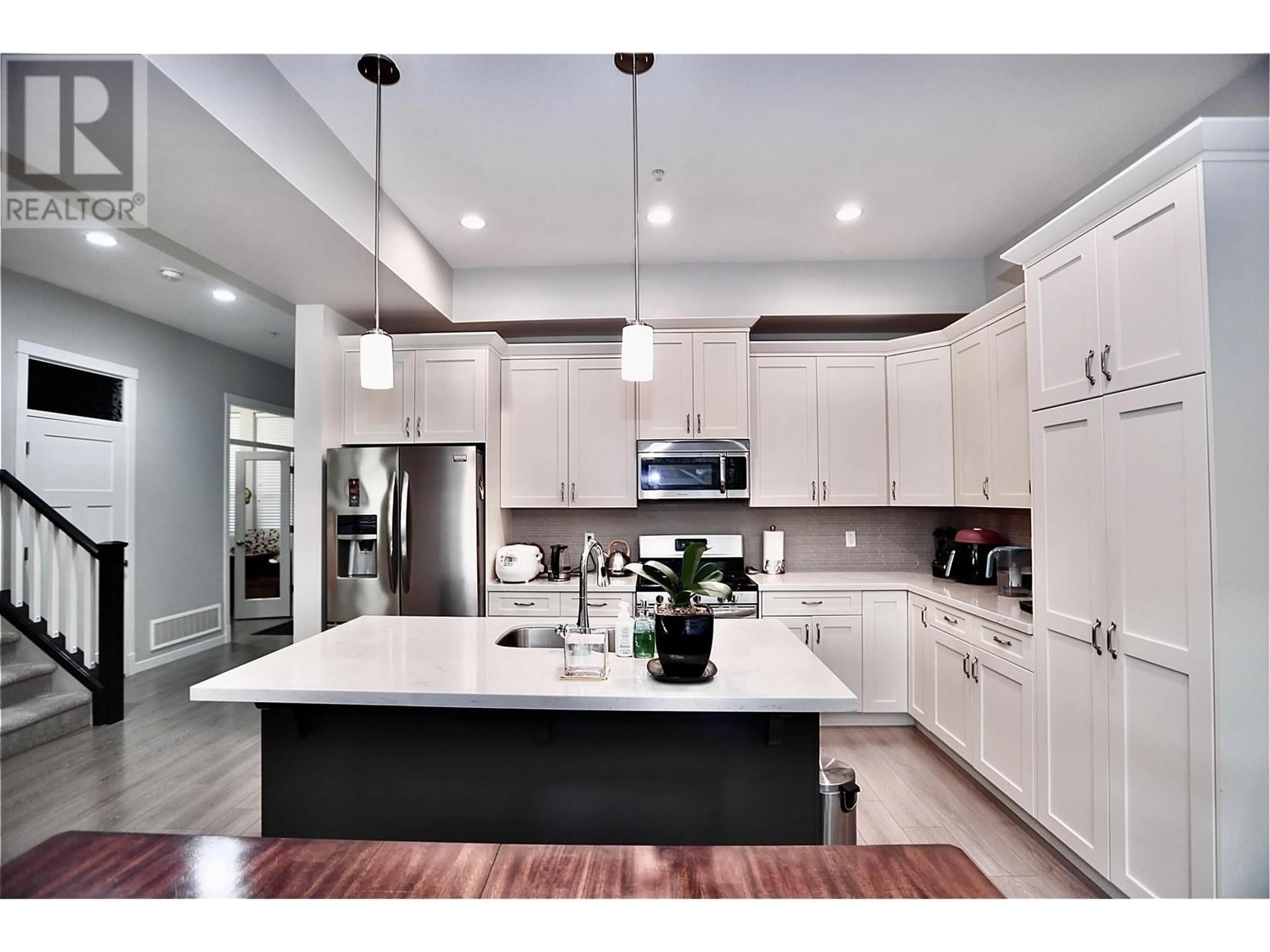 Contemporary kitchen, unknown for 24442 113 AVENUE, Maple Ridge British Columbia V2W0H4