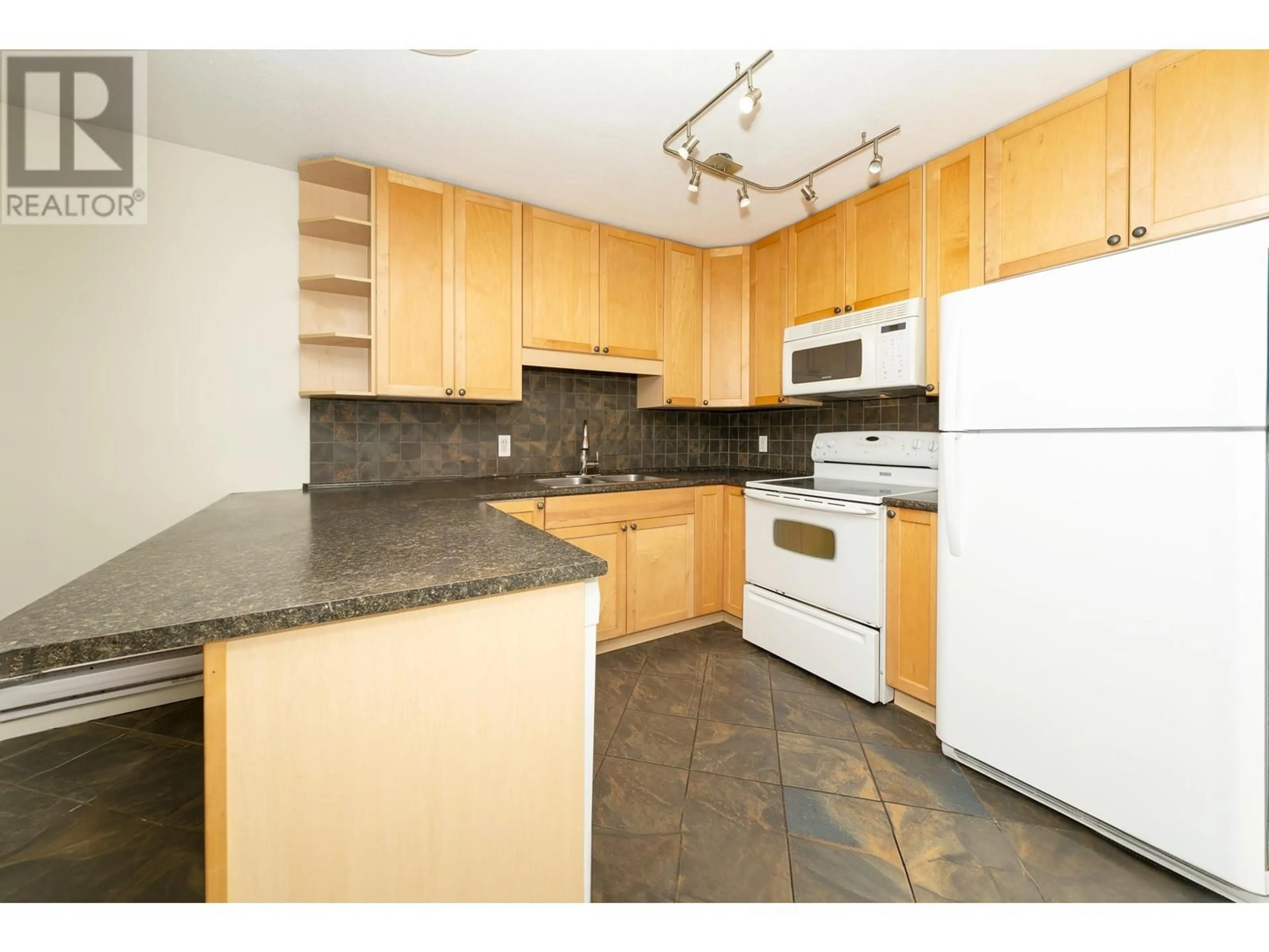 Standard kitchen, unknown for 723 APPLEYARD COURT, Port Moody British Columbia V3H3X1