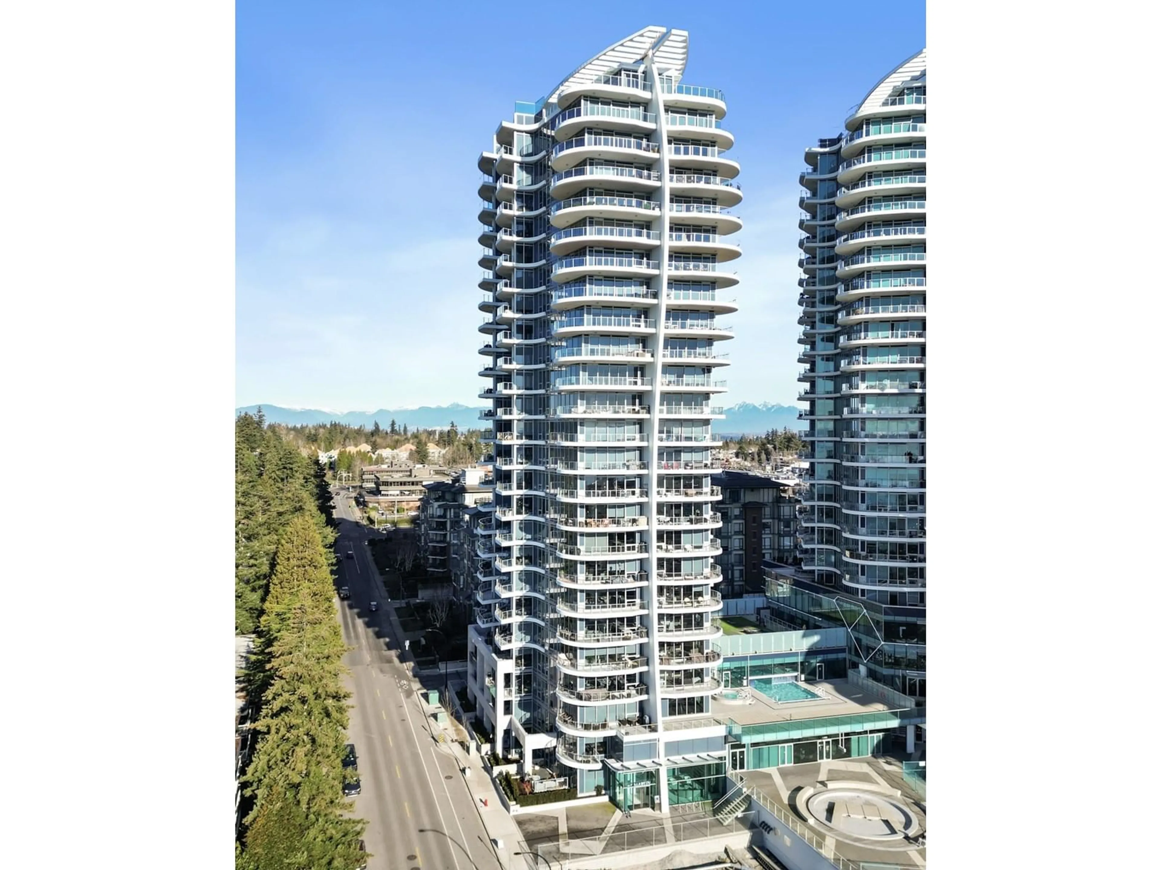 A pic from outside/outdoor area/front of a property/back of a property/a pic from drone, city buildings view from balcony for 1604 1500 MARTIN STREET, White Rock British Columbia V4B0C2