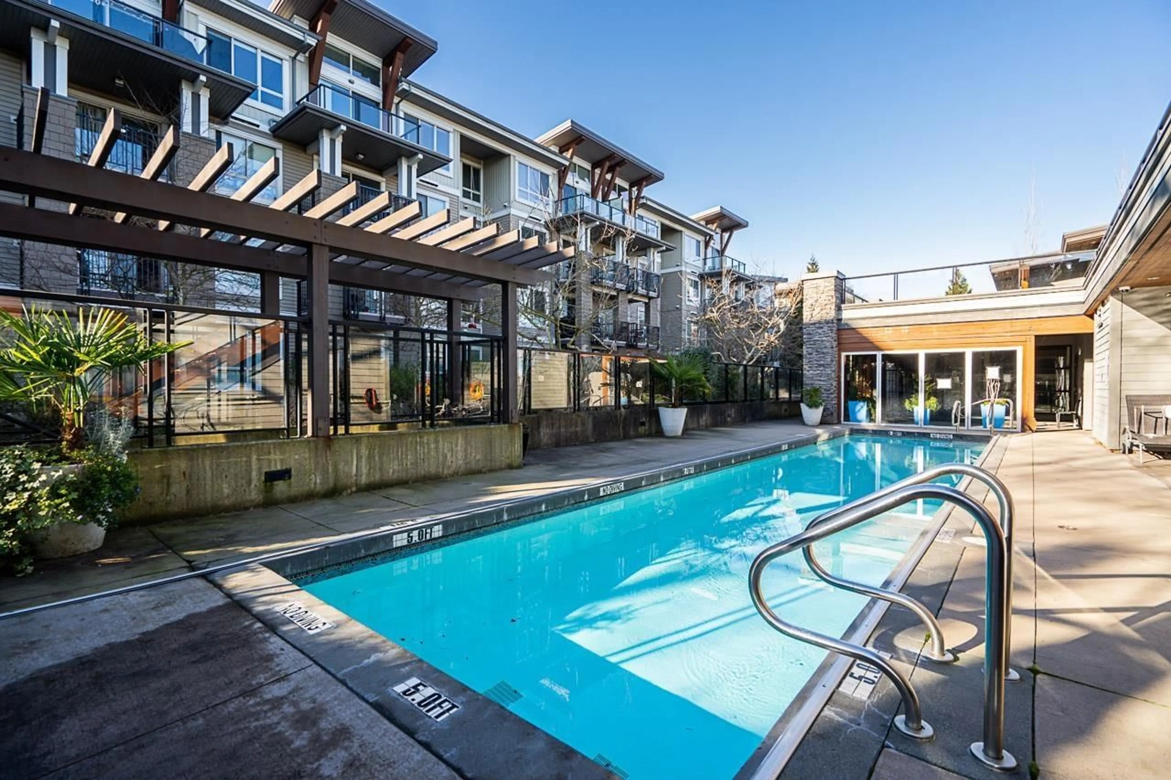 Pool for 75 6671 121 STREET, Surrey British Columbia V3W1T9