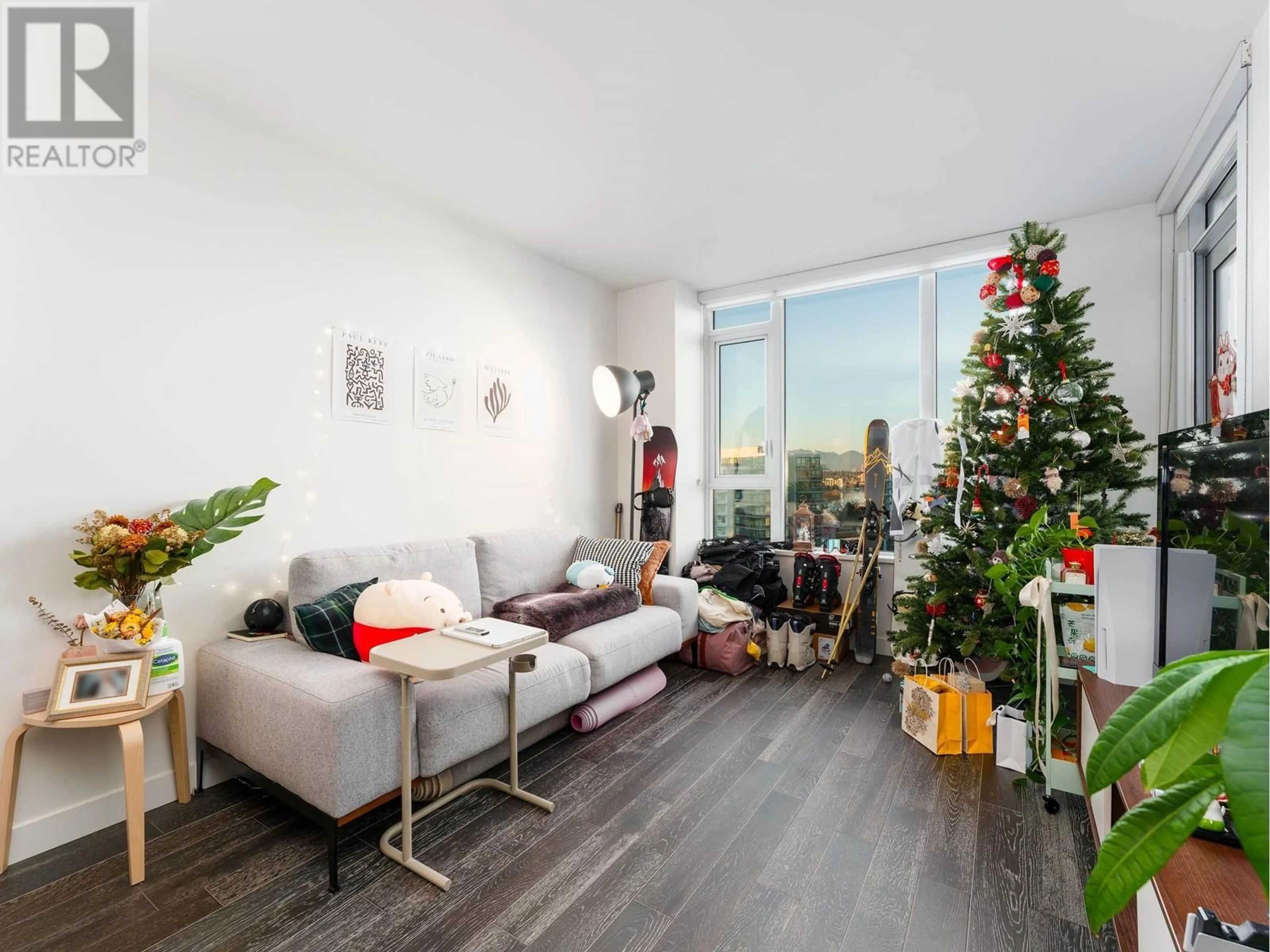 Living room with furniture, unknown for 1606 - 7468 LANSDOWNE ROAD, Richmond British Columbia V7C0B7
