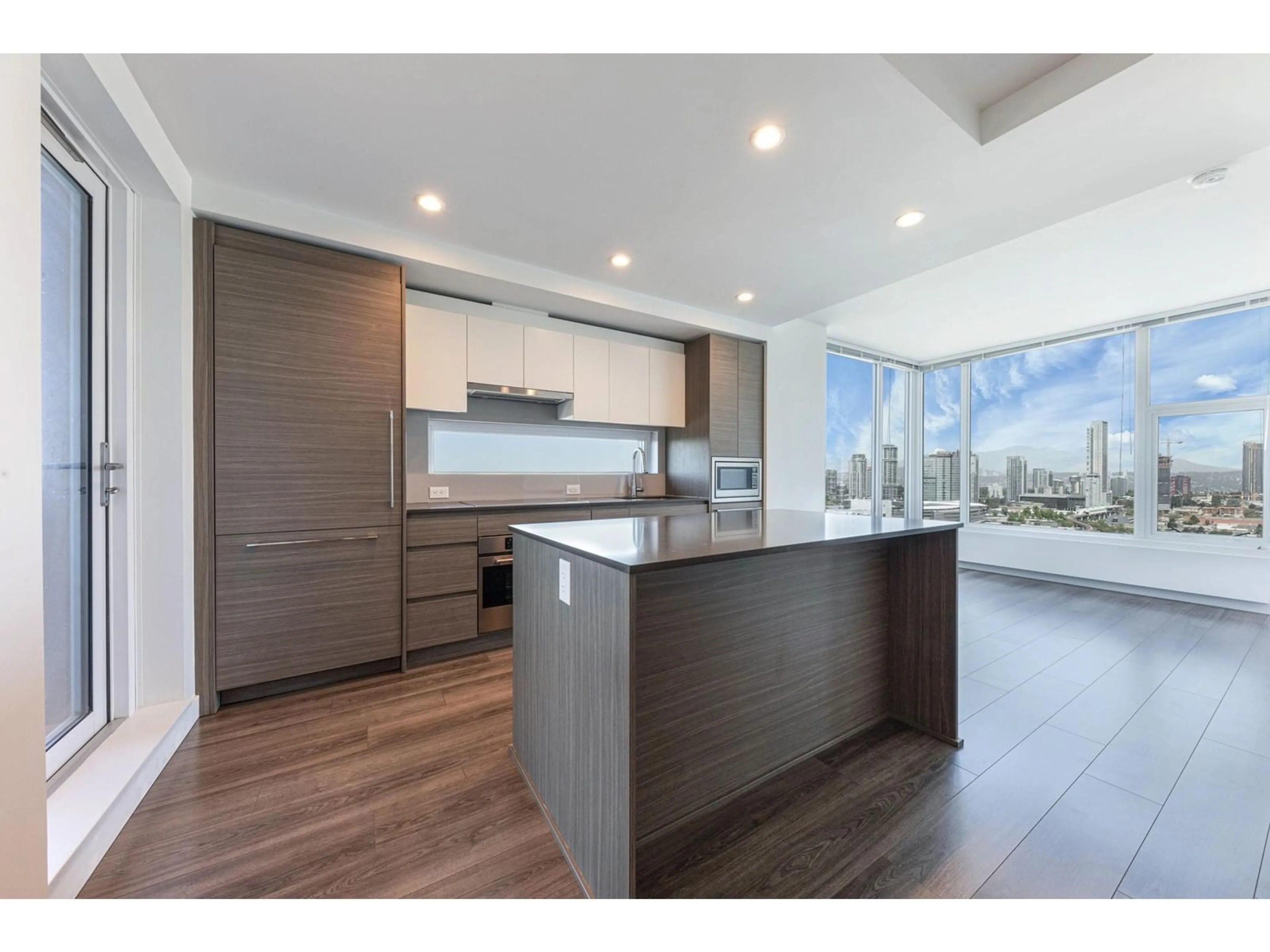Open concept kitchen, unknown for 2704 - 13615 FRASER, Surrey British Columbia V3T0P7
