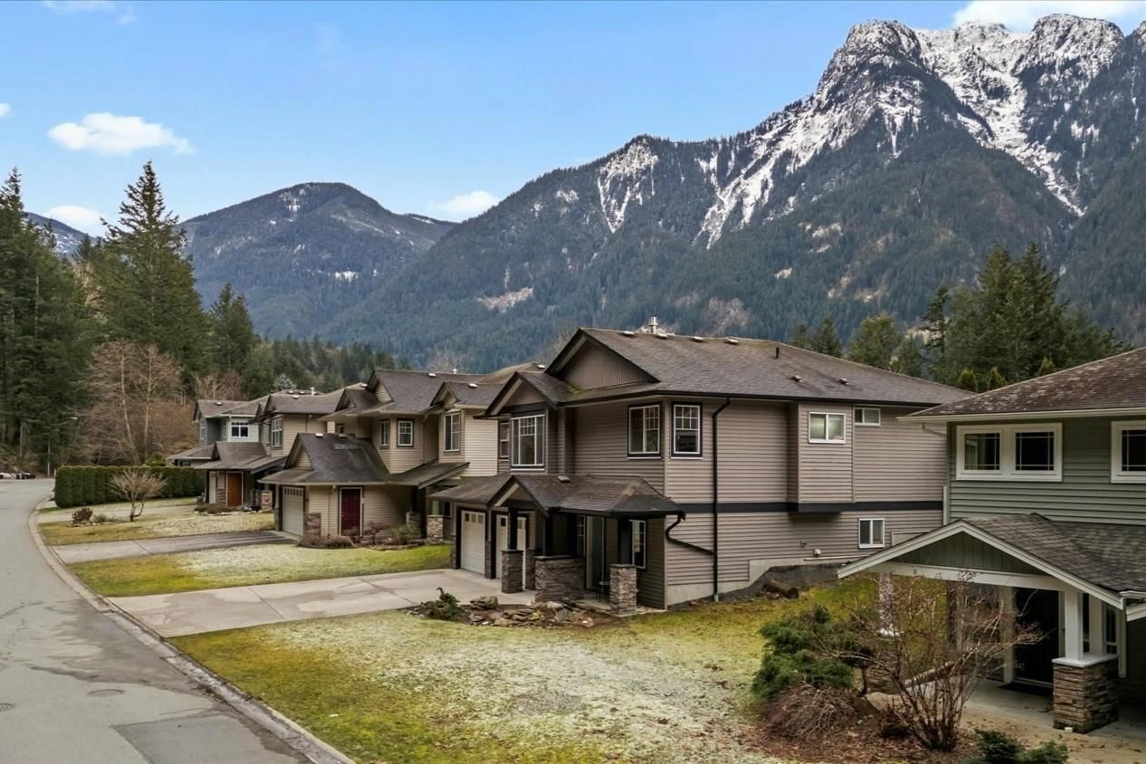 A pic from outside/outdoor area/front of a property/back of a property/a pic from drone, mountain view for 21233 KETTLE VALLEY ROAD|Hope, Hope British Columbia V0X1L1