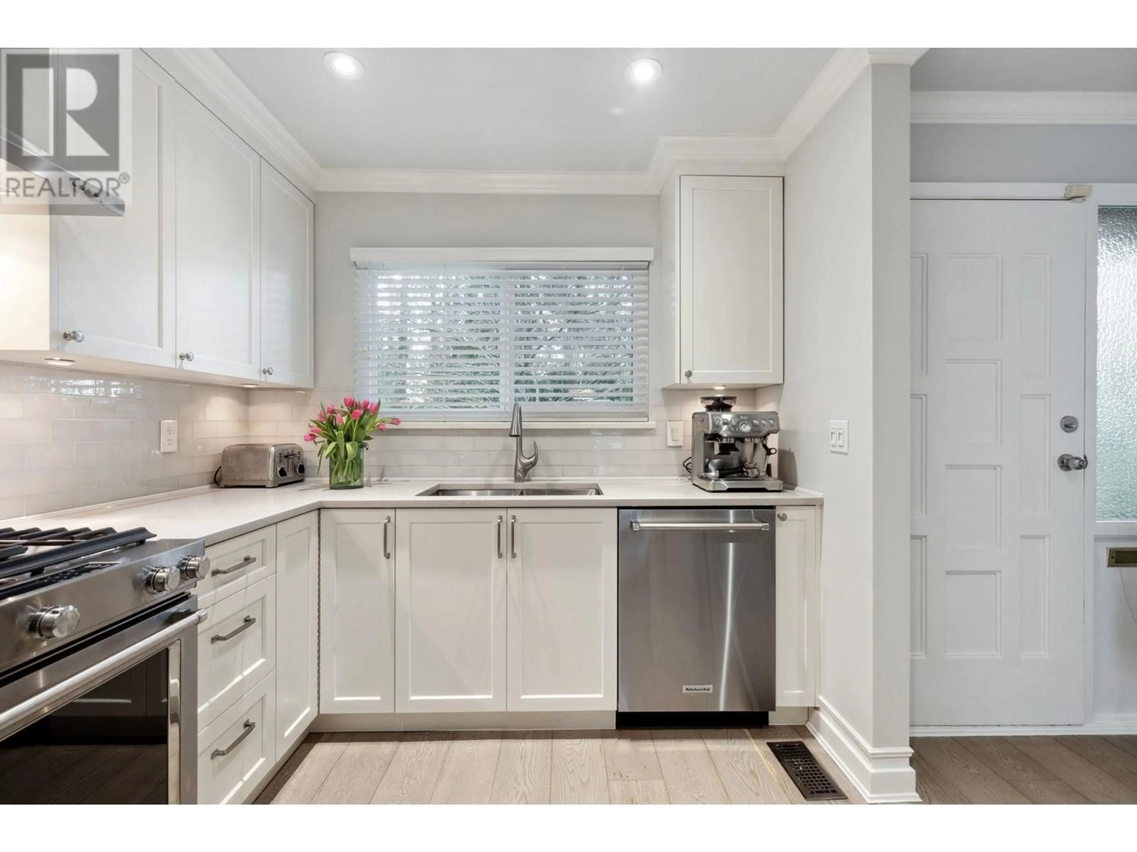 Open concept kitchen, unknown for 44 3150 E 58TH AVENUE, Vancouver British Columbia V5S3S9