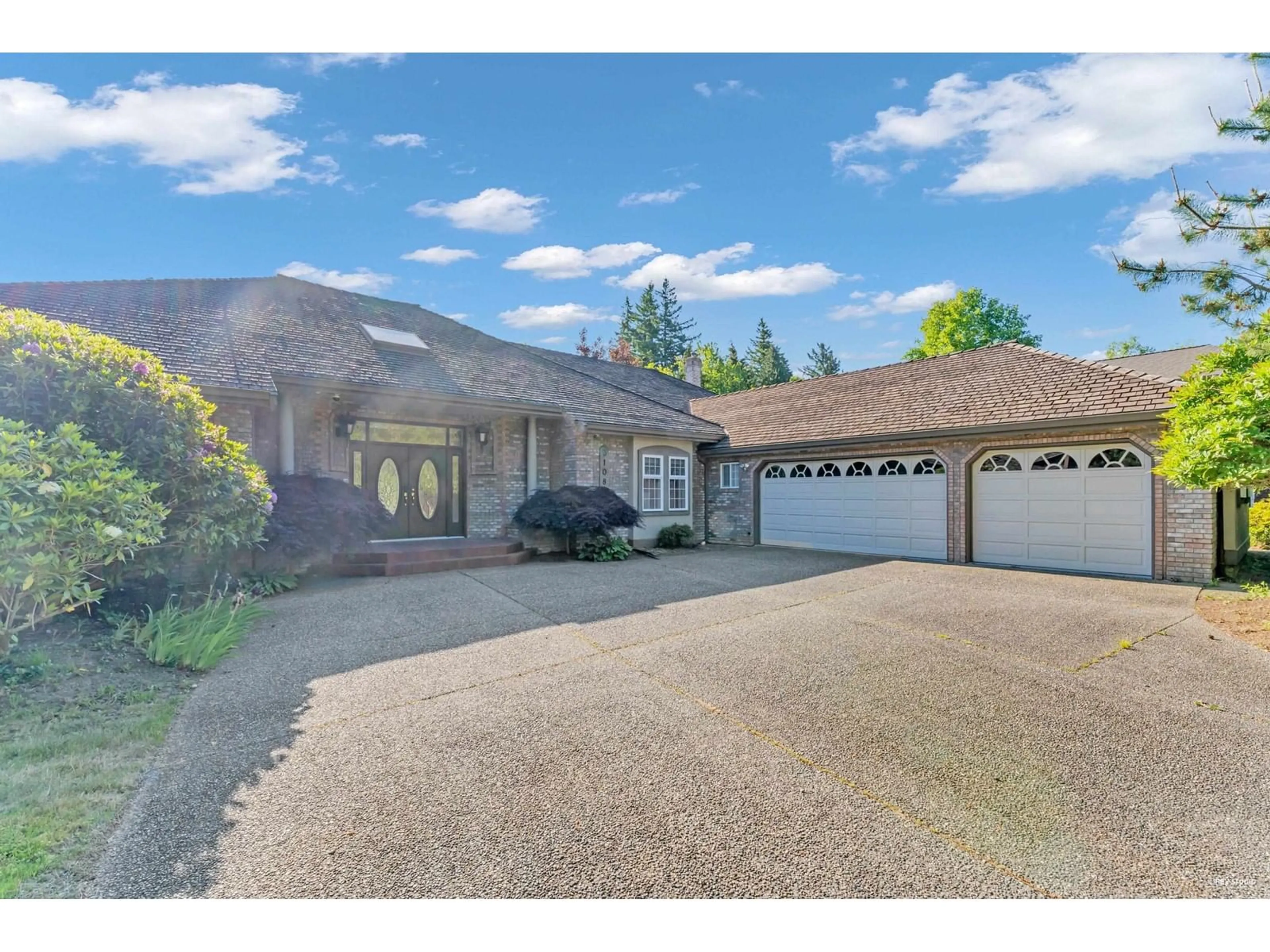 A pic from outside/outdoor area/front of a property/back of a property/a pic from drone, street for 3108 141 STREET, Surrey British Columbia V4P2J4