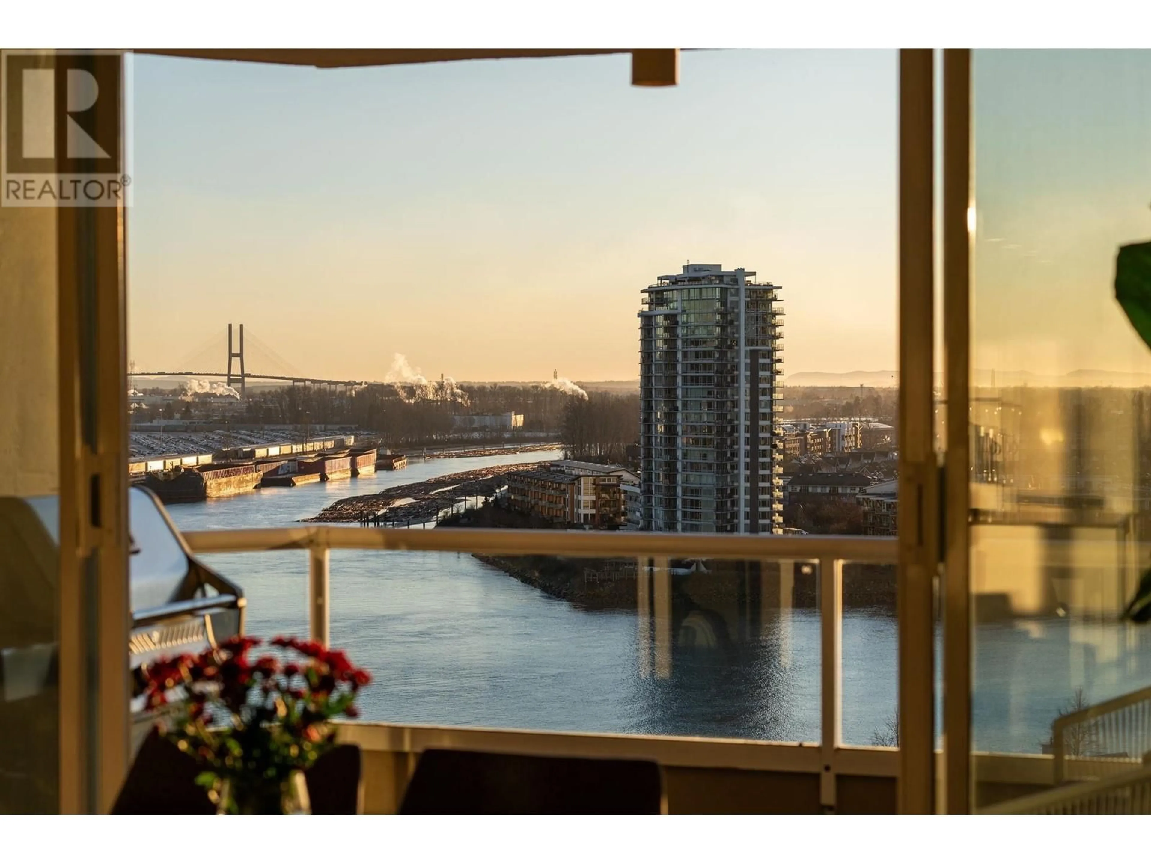 Balcony in the apartment, water/lake/river/ocean view for 1605 1065 QUAYSIDE DRIVE, New Westminster British Columbia V3M1C5