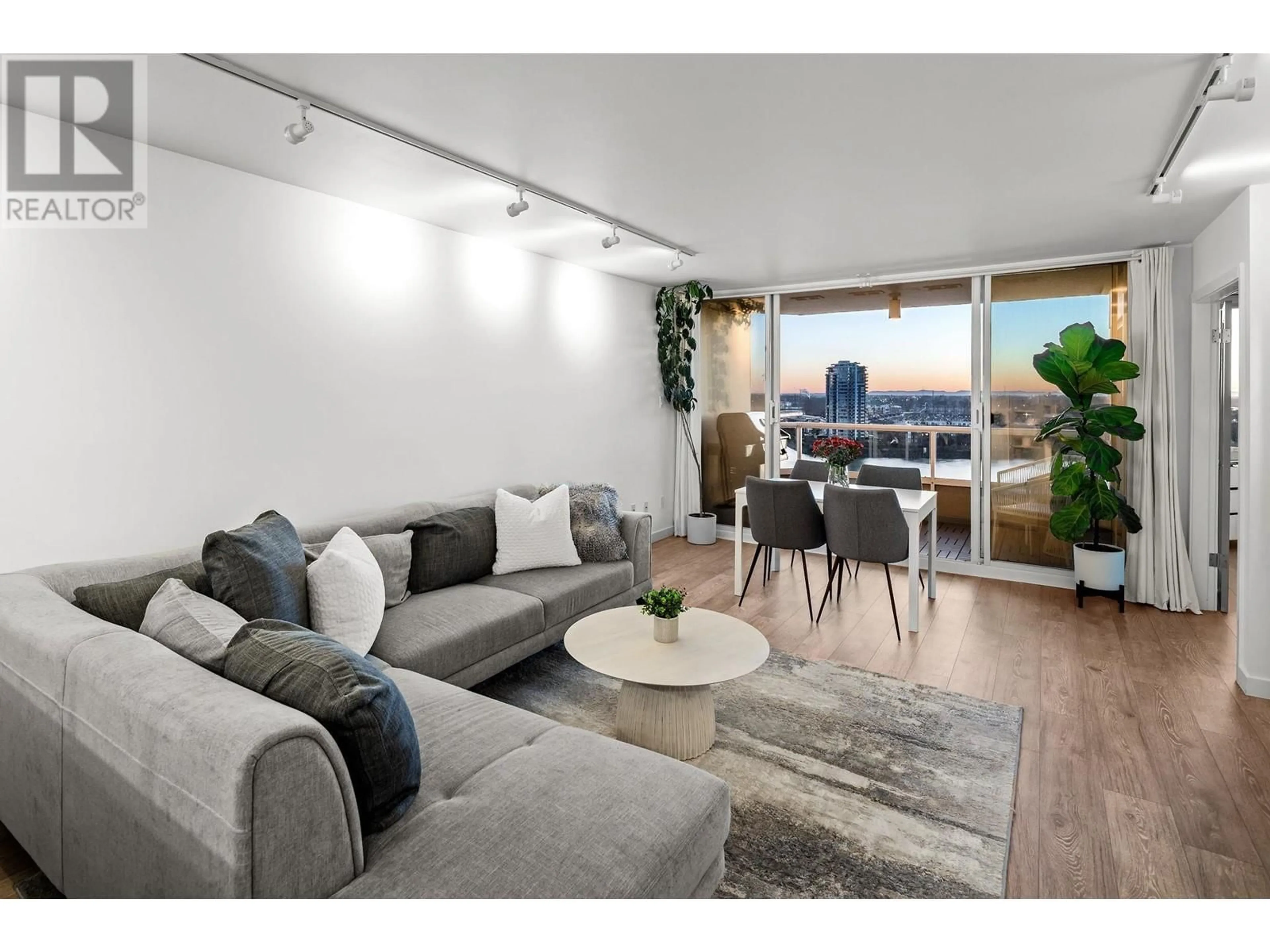 Living room with furniture, unknown for 1605 1065 QUAYSIDE DRIVE, New Westminster British Columbia V3M1C5