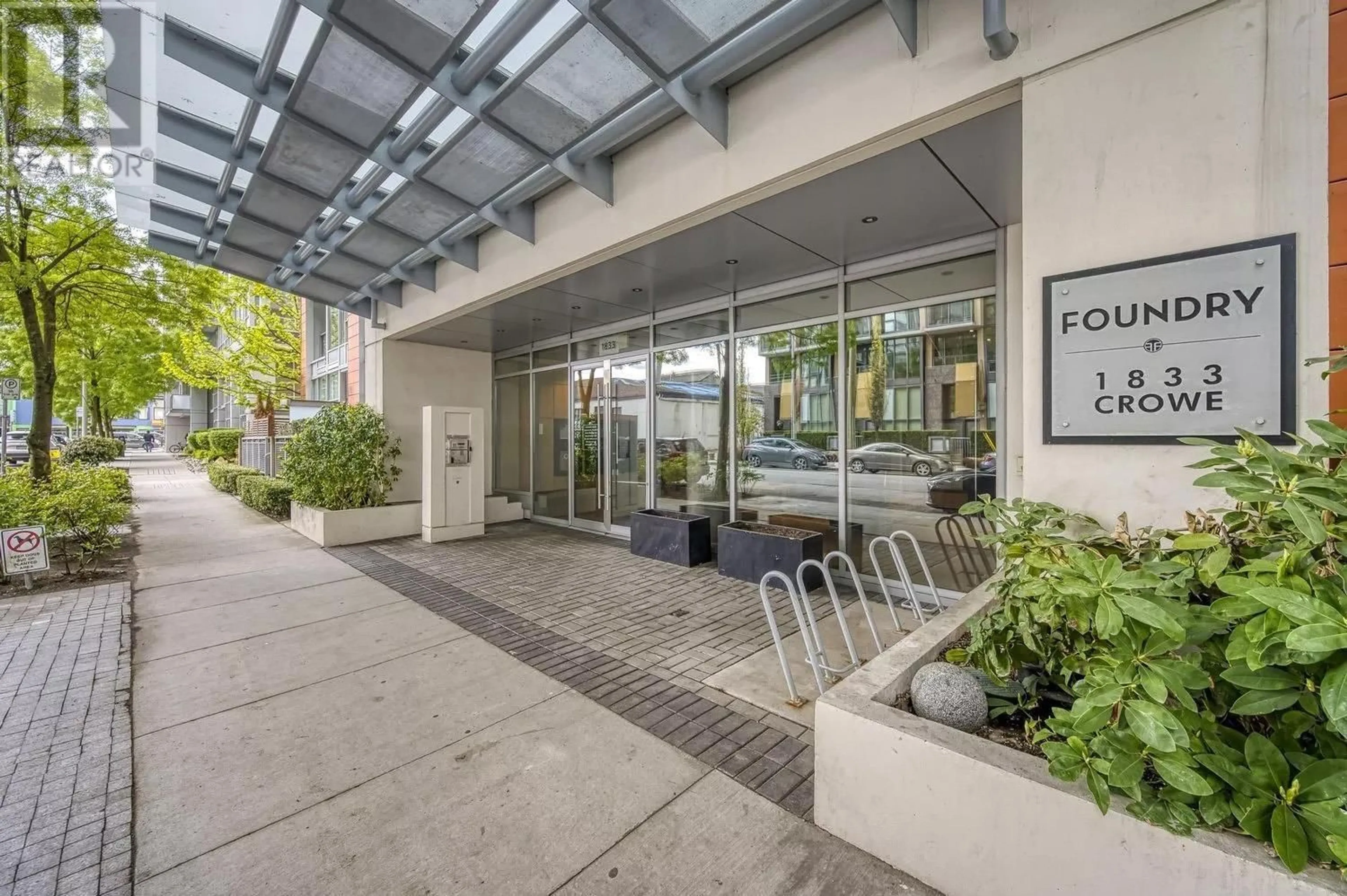 Indoor foyer for 1605 1833 CROWE STREET, Vancouver British Columbia V5Y0A2