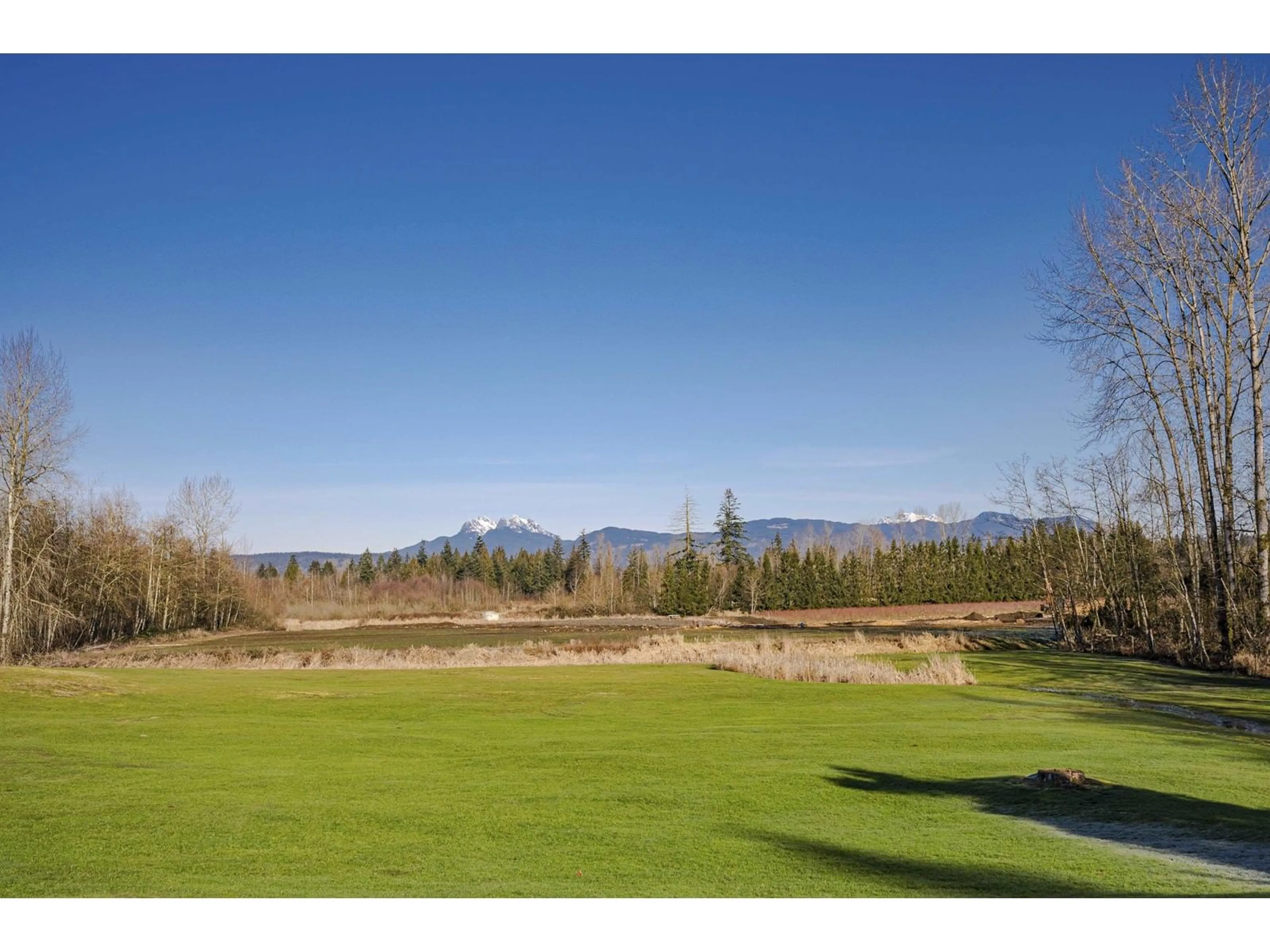 A pic from outside/outdoor area/front of a property/back of a property/a pic from drone, unknown for 27071 64, Langley British Columbia V4W1R1