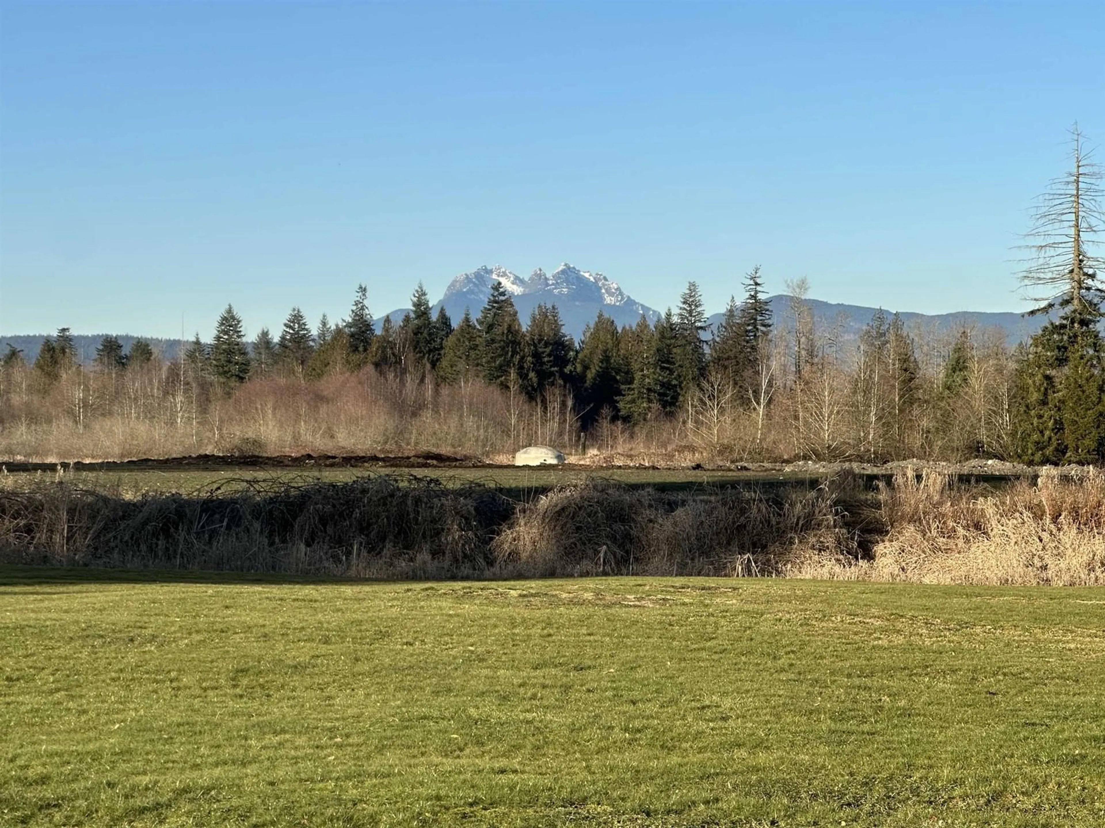 A pic from outside/outdoor area/front of a property/back of a property/a pic from drone, unknown for 27071 64, Langley British Columbia V4W1R1