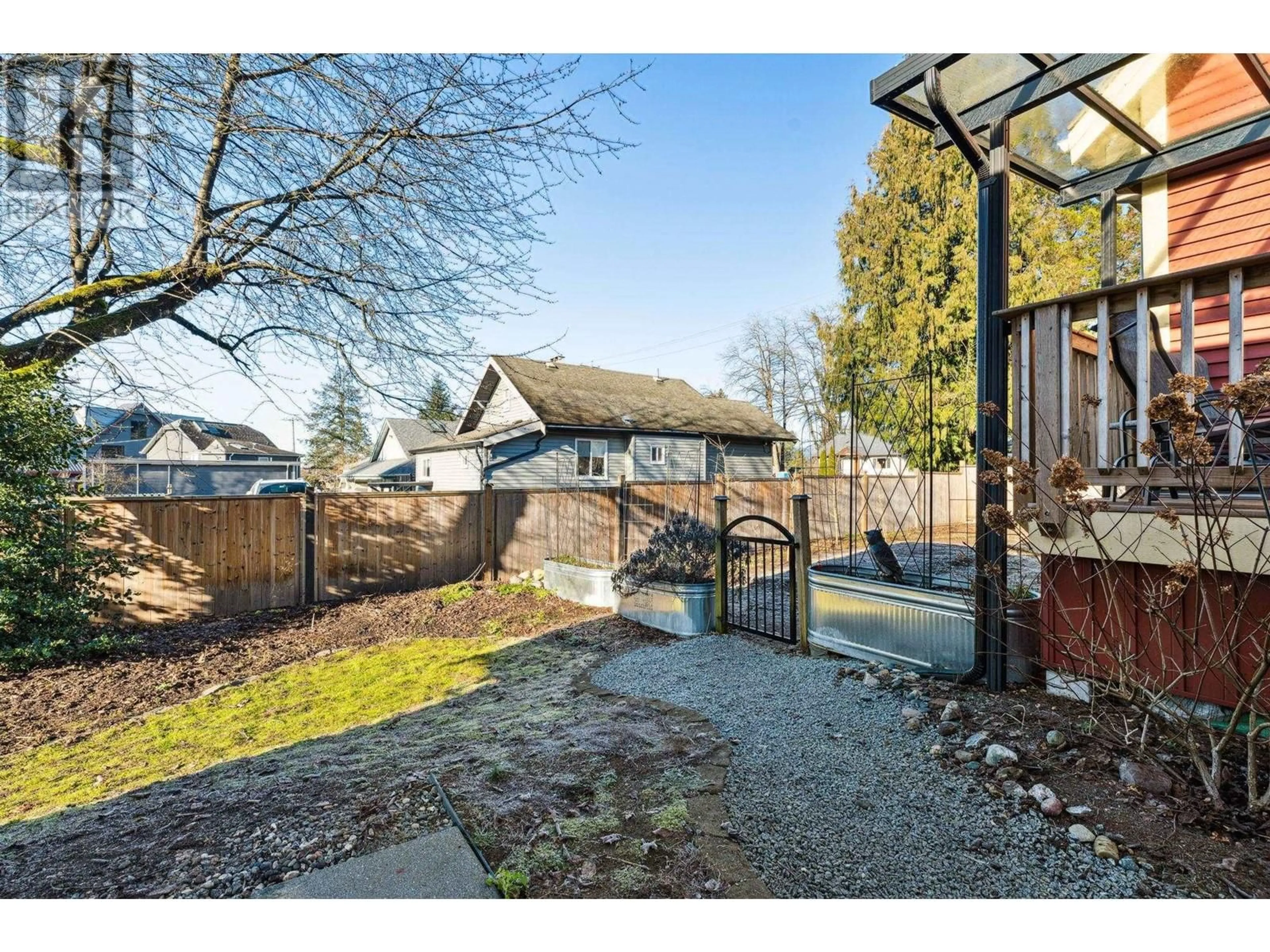 A pic from outside/outdoor area/front of a property/back of a property/a pic from drone, street for 20540 LORNE AVENUE, Maple Ridge British Columbia V2X1G9