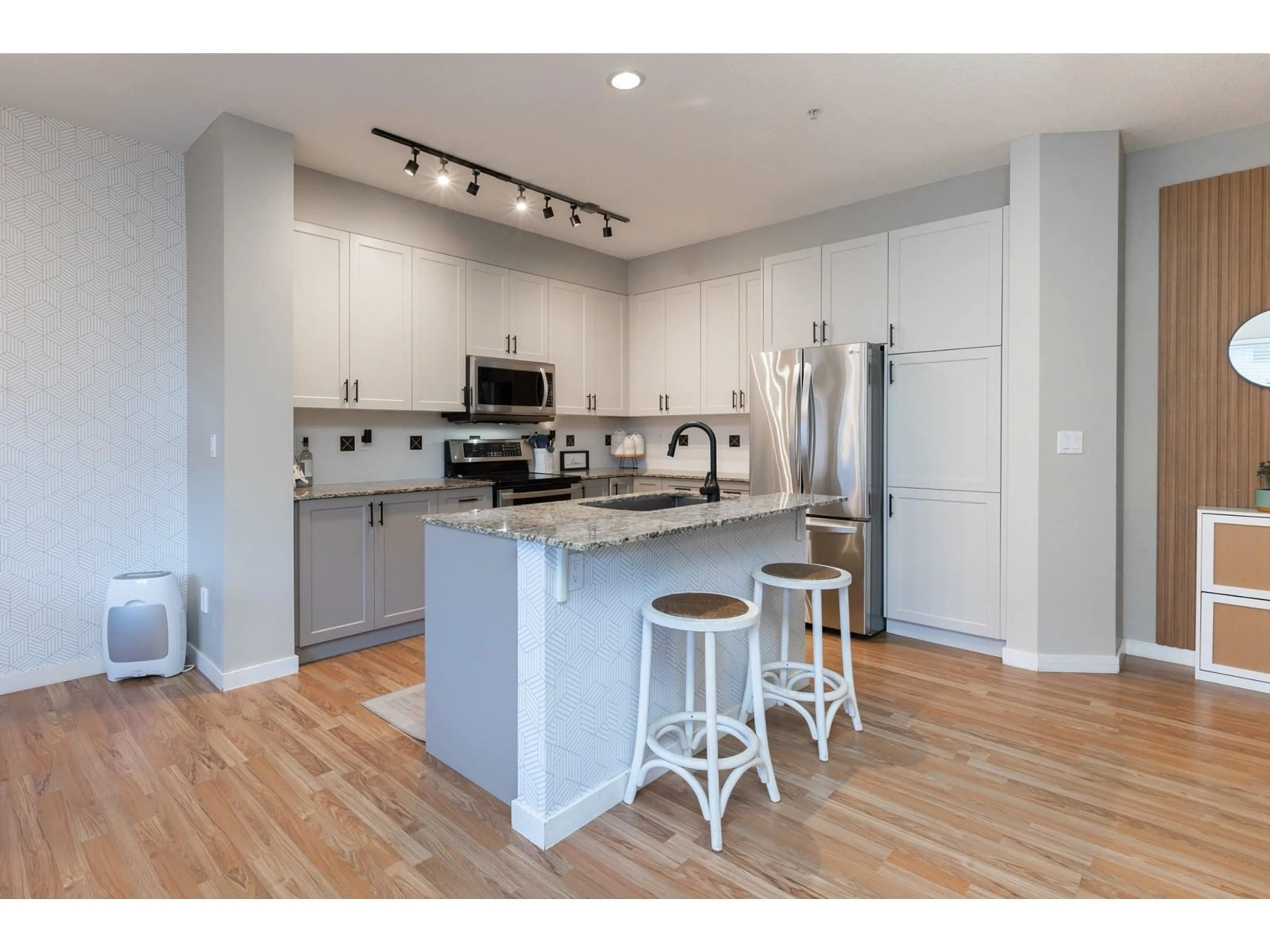 Open concept kitchen, unknown for 62 20350 68TH AVENUE, Langley British Columbia V2Y3A5