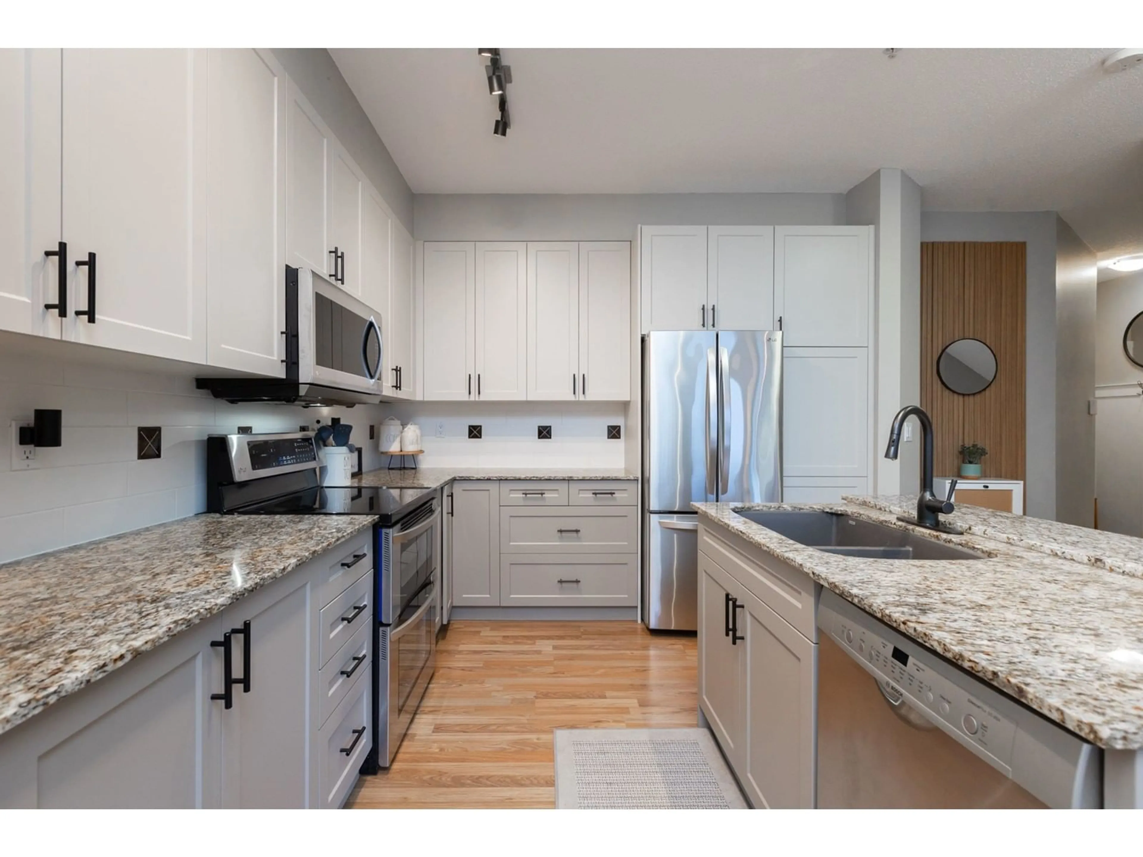 Open concept kitchen, unknown for 62 20350 68TH AVENUE, Langley British Columbia V2Y3A5