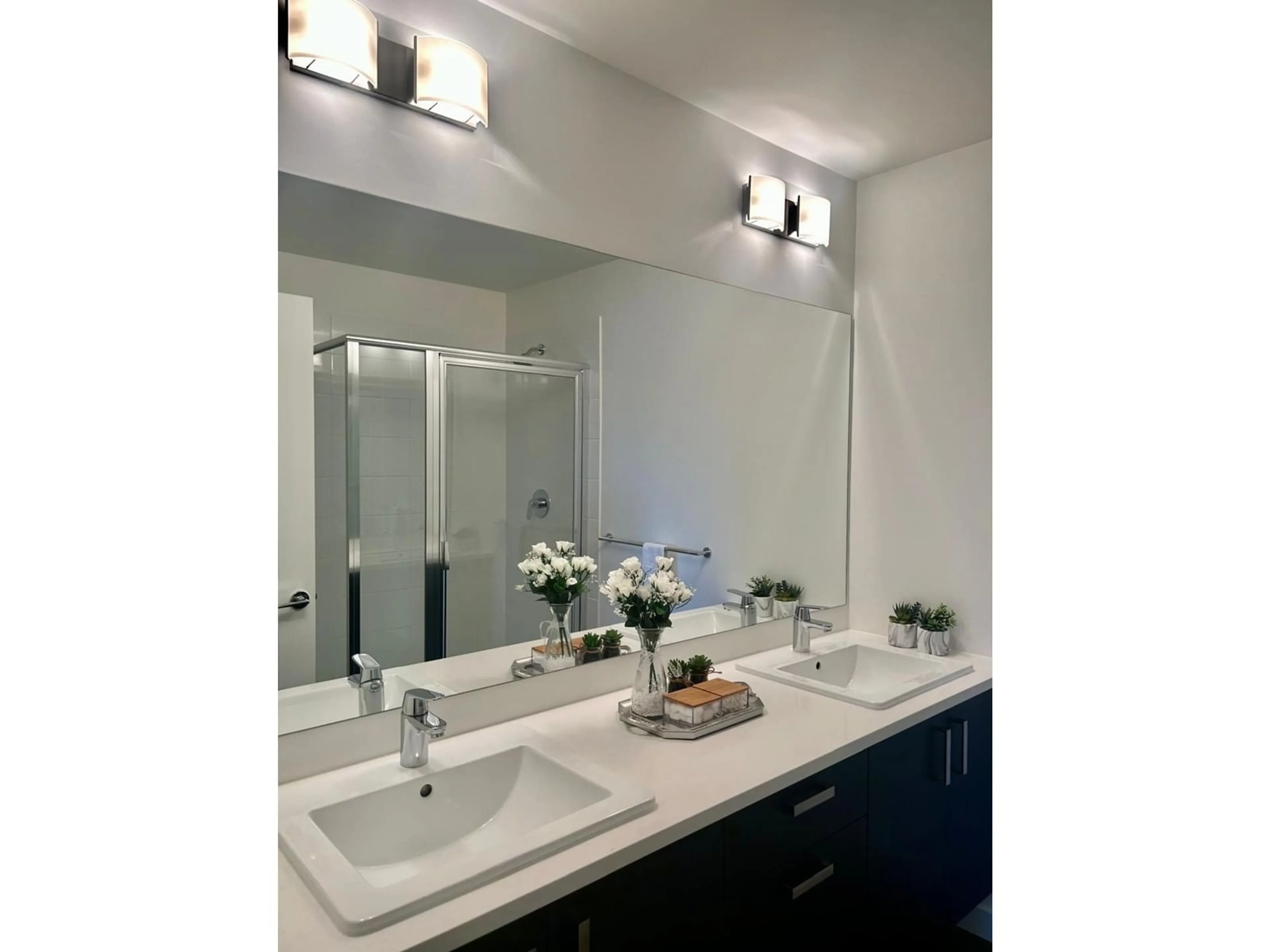 Contemporary bathroom, ceramic/tile floor for 501 15858 FRASER HIGHWAY, Surrey British Columbia V4N6W6