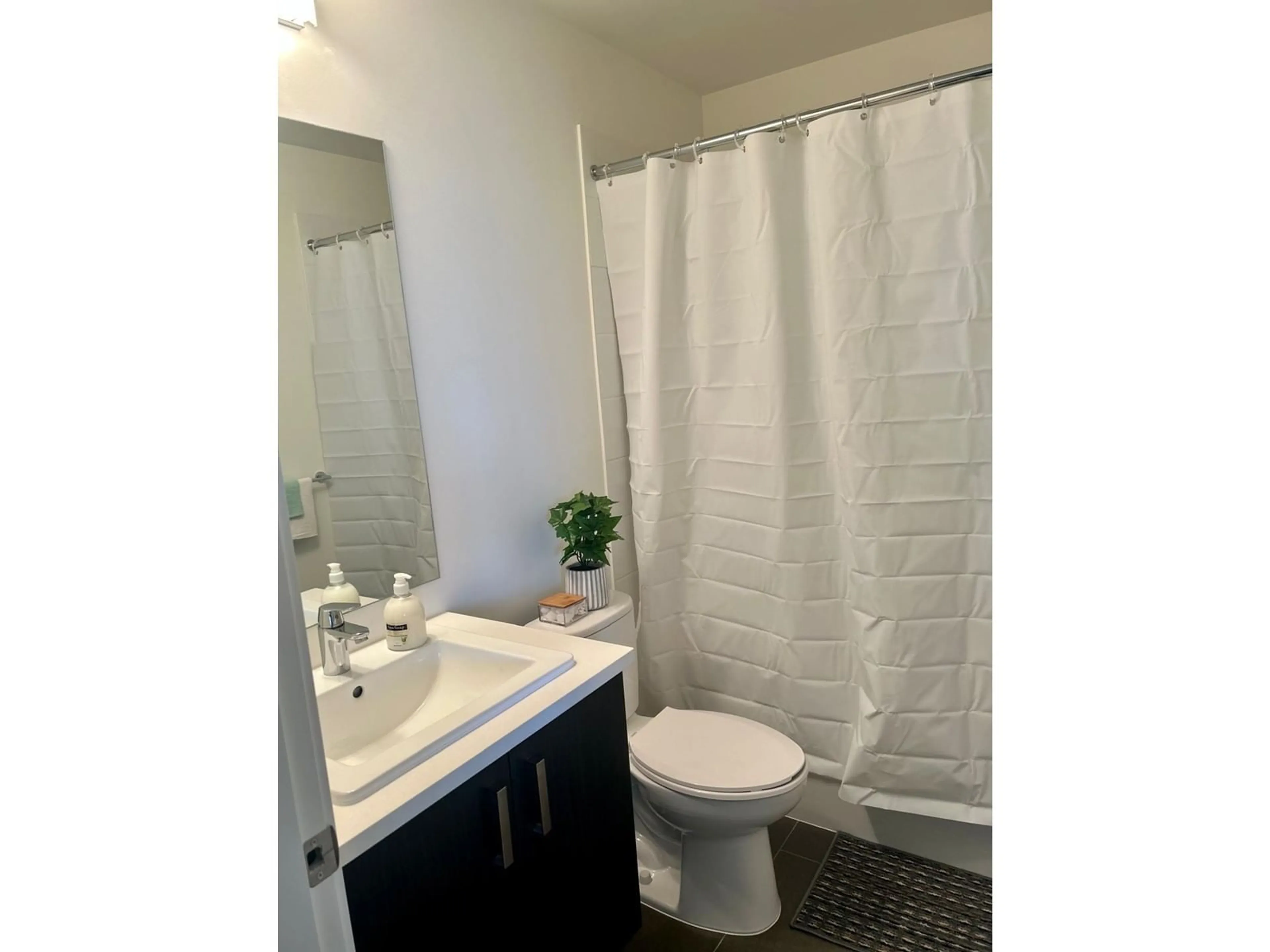 Standard bathroom, unknown for 501 15858 FRASER HIGHWAY, Surrey British Columbia V4N6W6