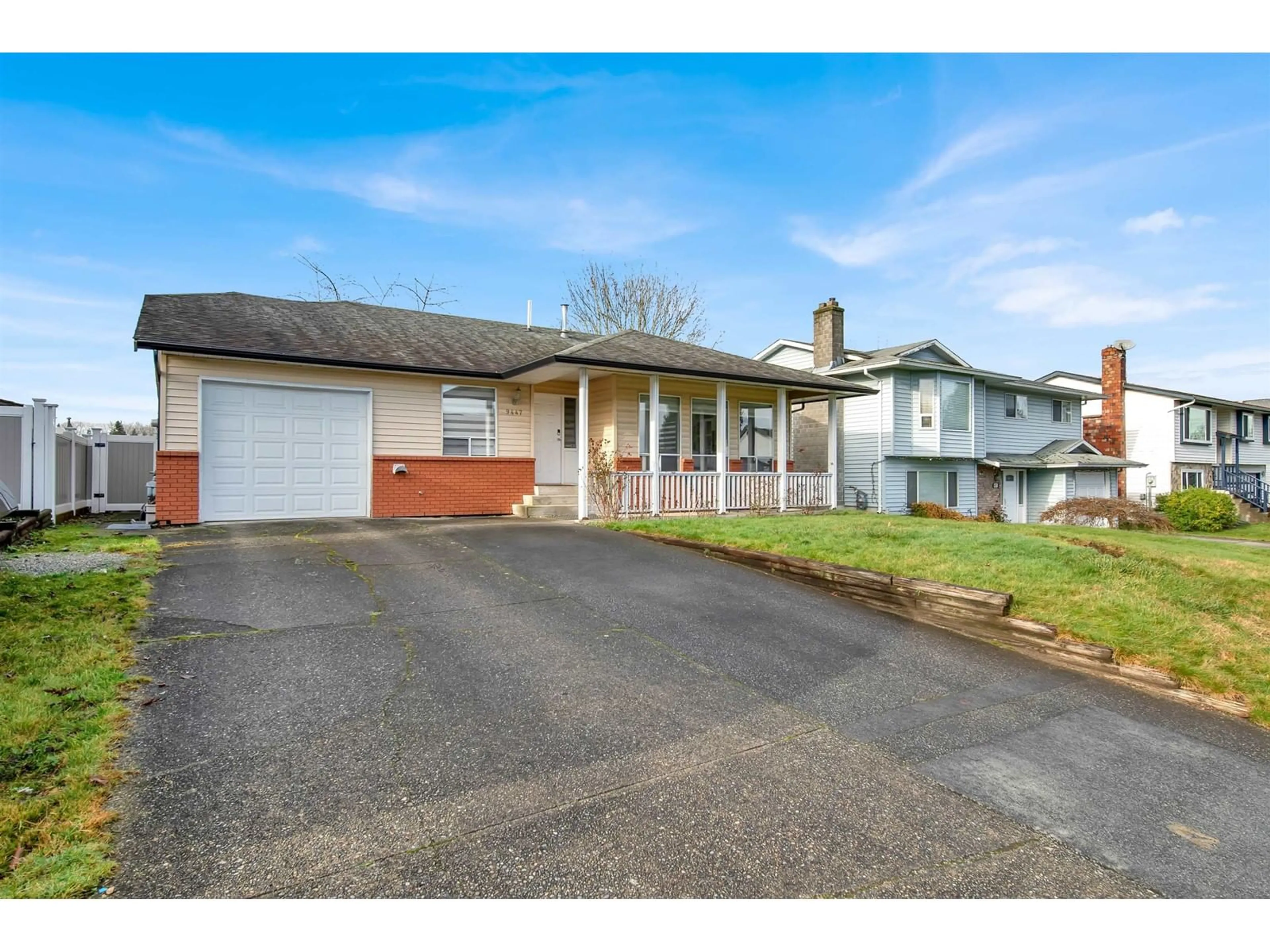 A pic from outside/outdoor area/front of a property/back of a property/a pic from drone, street for 9447 212 STREET, Langley British Columbia V1M1M1