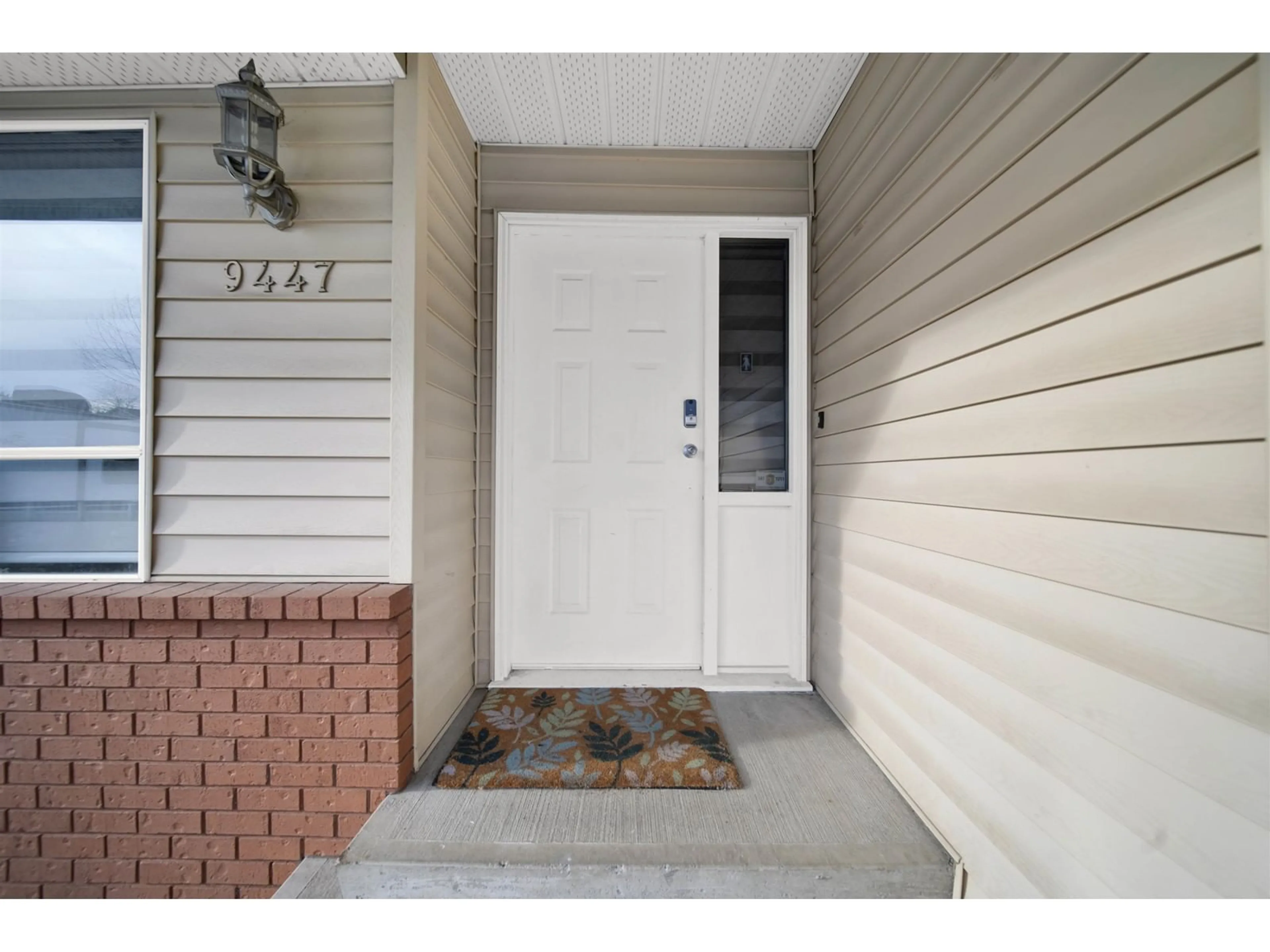 Indoor entryway for 9447 212 STREET, Langley British Columbia V1M1M1