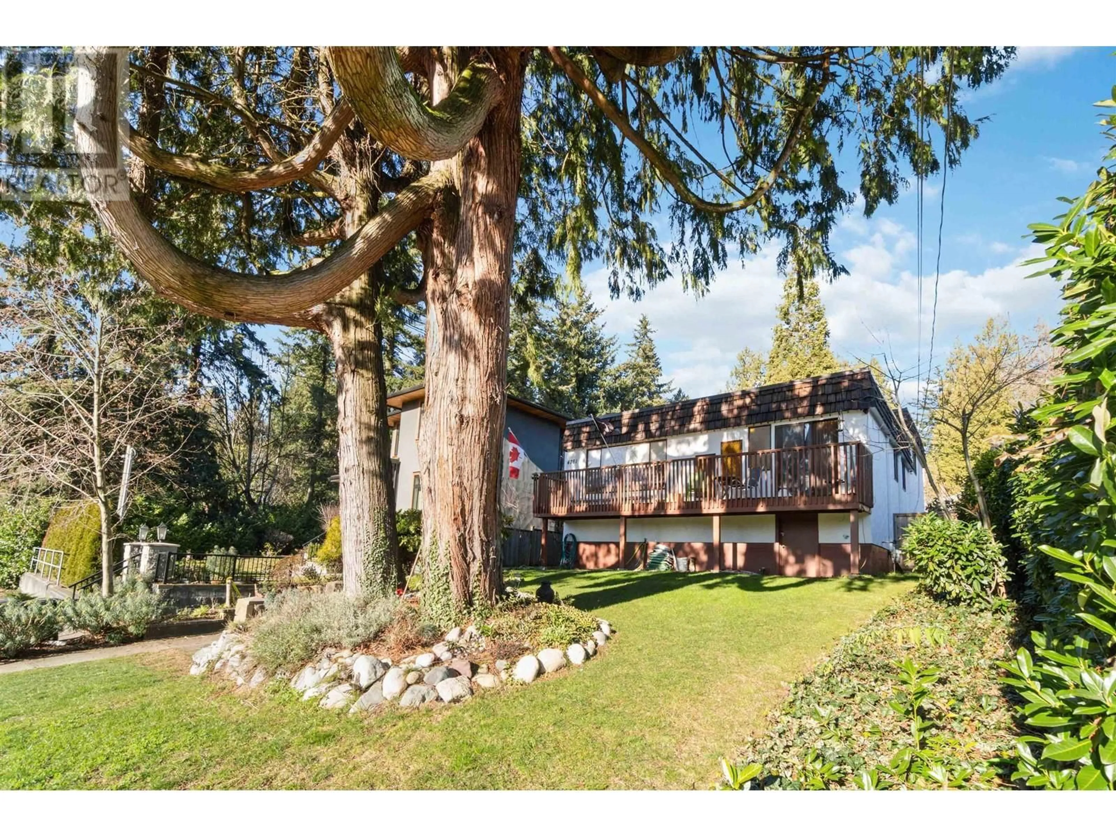 A pic from outside/outdoor area/front of a property/back of a property/a pic from drone, forest/trees view for 4761 CLINTON STREET, Burnaby British Columbia V5J2L1