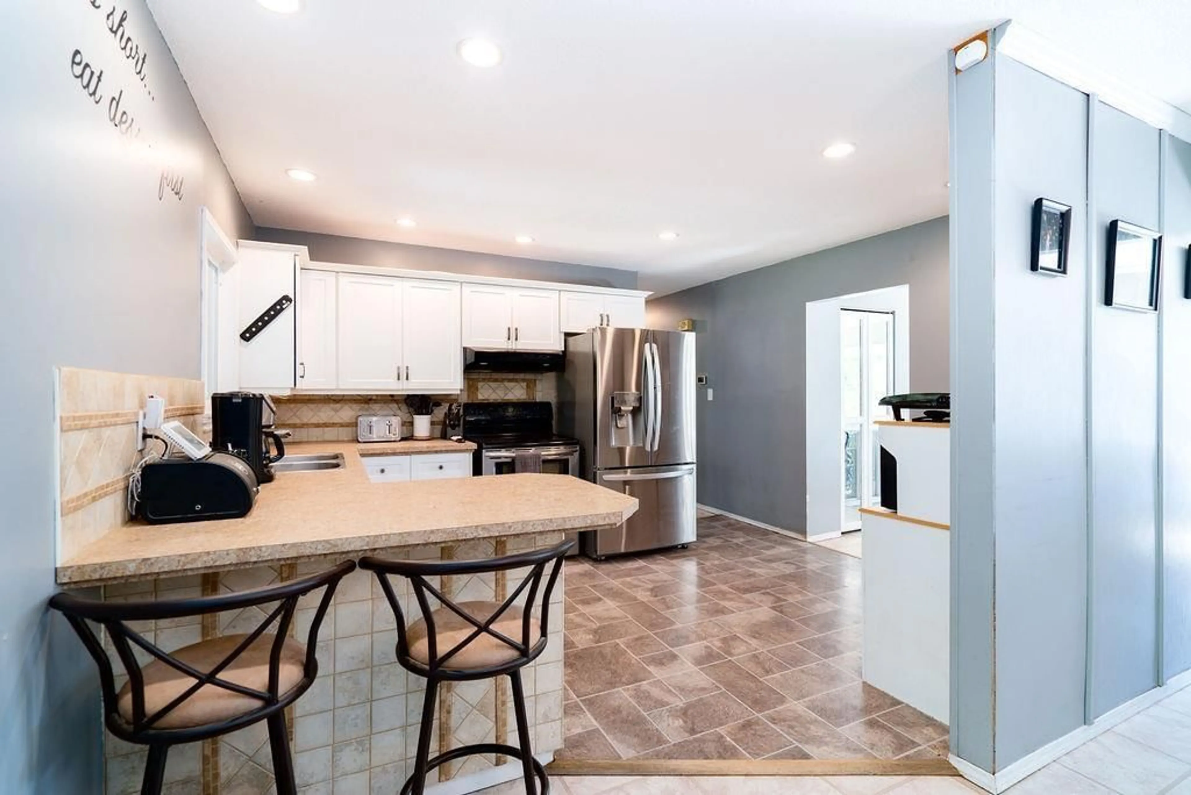 Open concept kitchen, unknown for 32829 BAKERVIEW AVENUE, Mission British Columbia V2V2P8