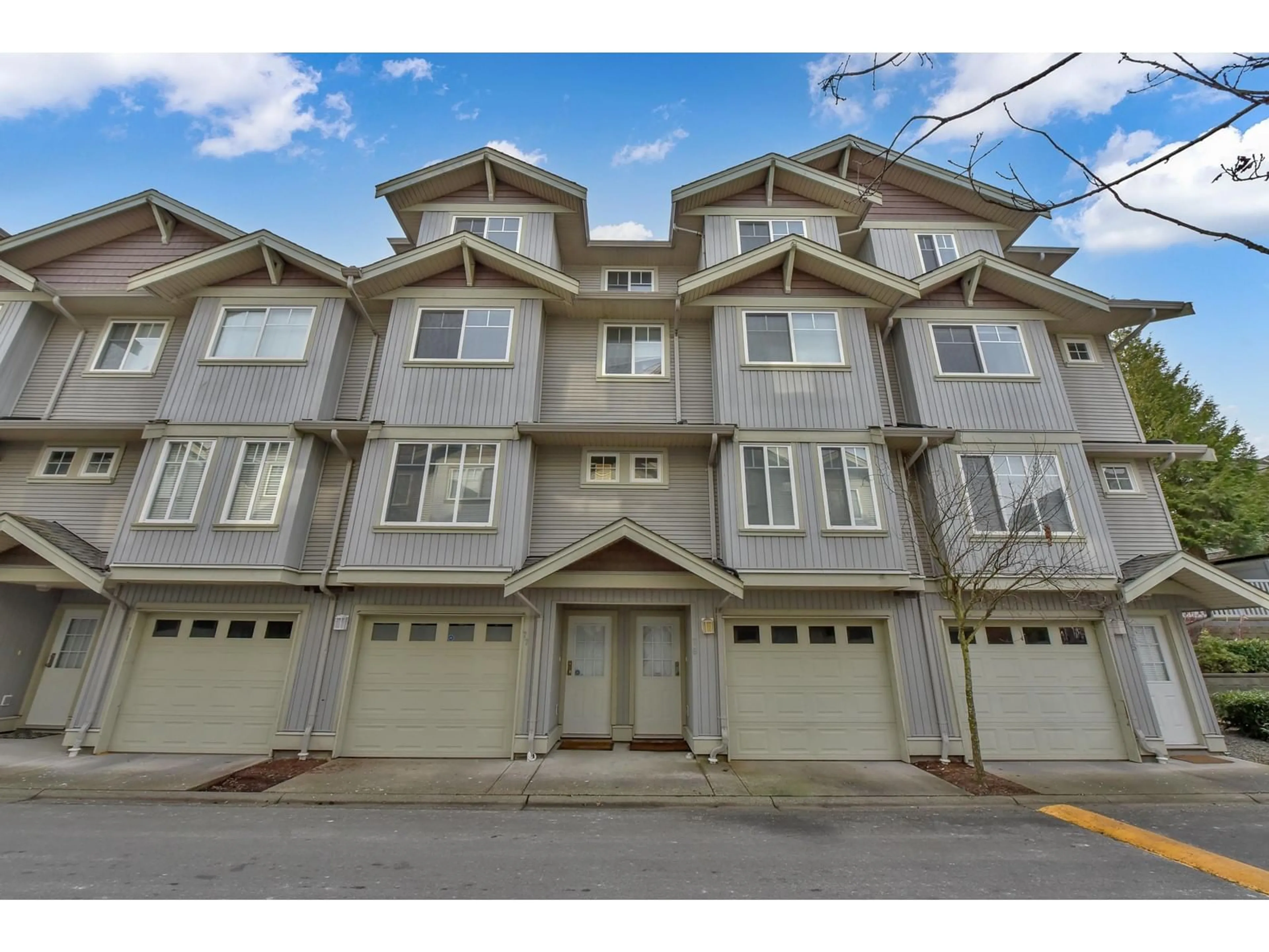 A pic from outside/outdoor area/front of a property/back of a property/a pic from drone, street for 76 - 12040 68, Surrey British Columbia V3W1P5