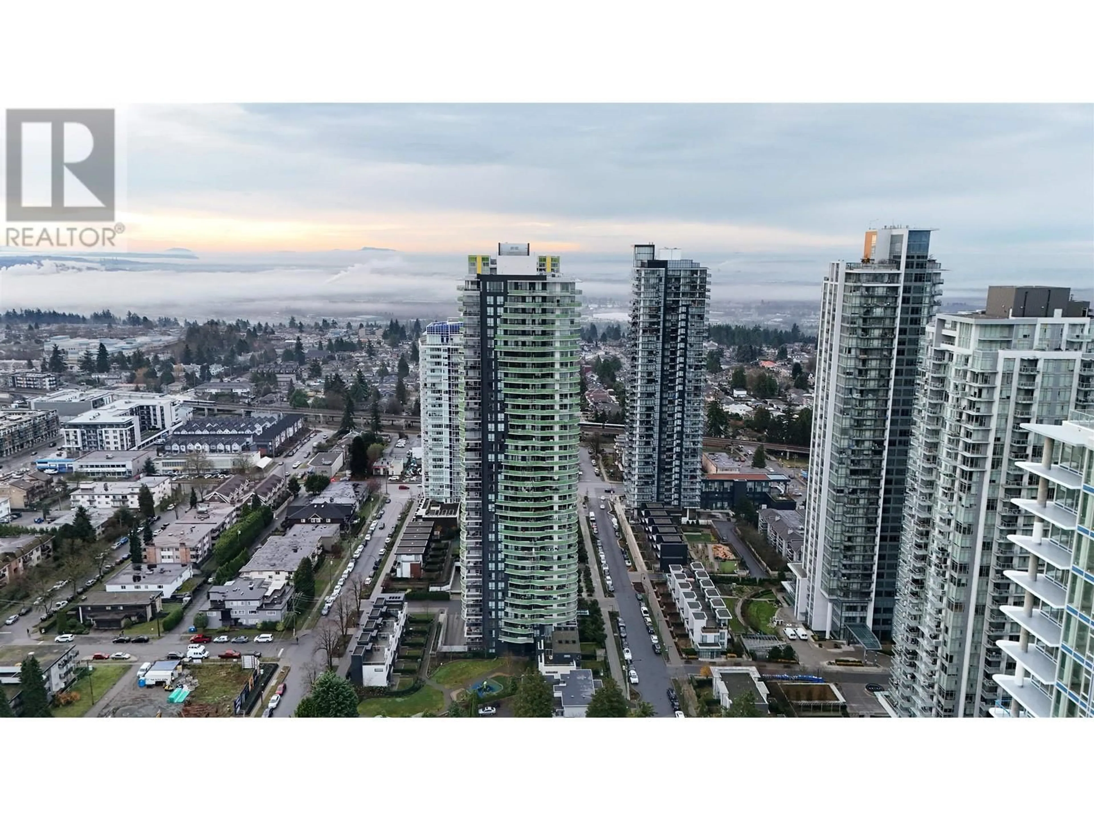 A pic from outside/outdoor area/front of a property/back of a property/a pic from drone, city buildings view from balcony for 1801 6638 DUNBLANE AVENUE, Burnaby British Columbia V5H0G8