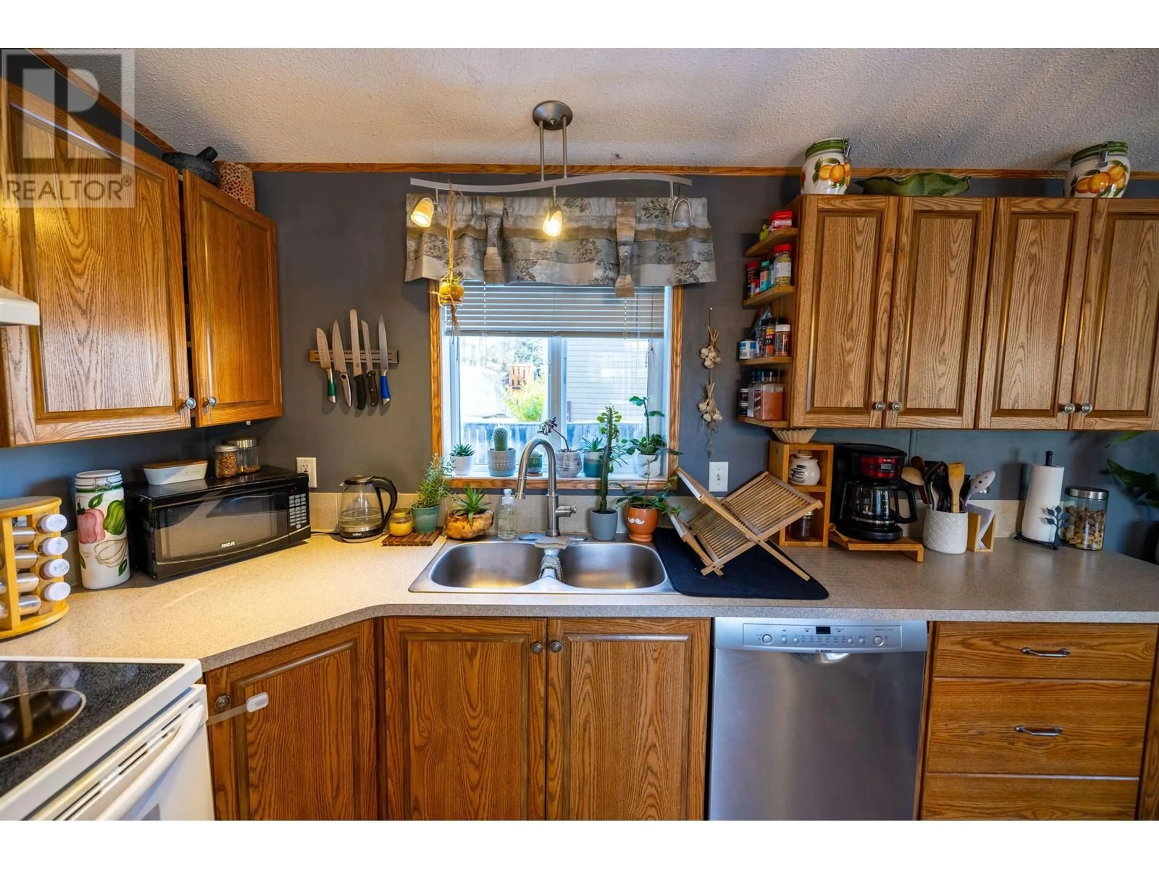 Standard kitchen, unknown for 6827 HELM DRIVE, Prince George British Columbia V2K3S9