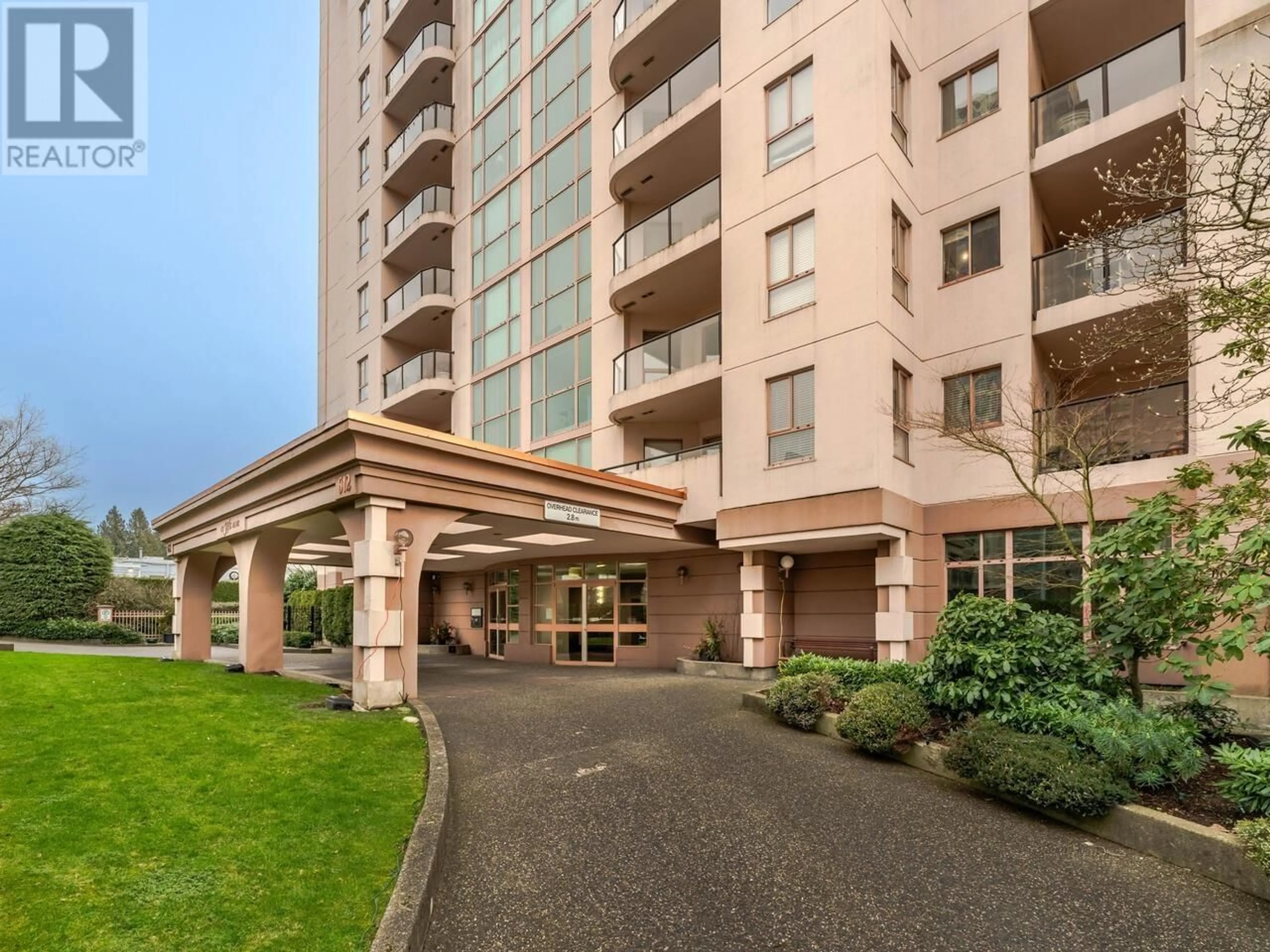 Indoor foyer for 1606 612 FIFTH AVENUE, New Westminster British Columbia V3M1X5