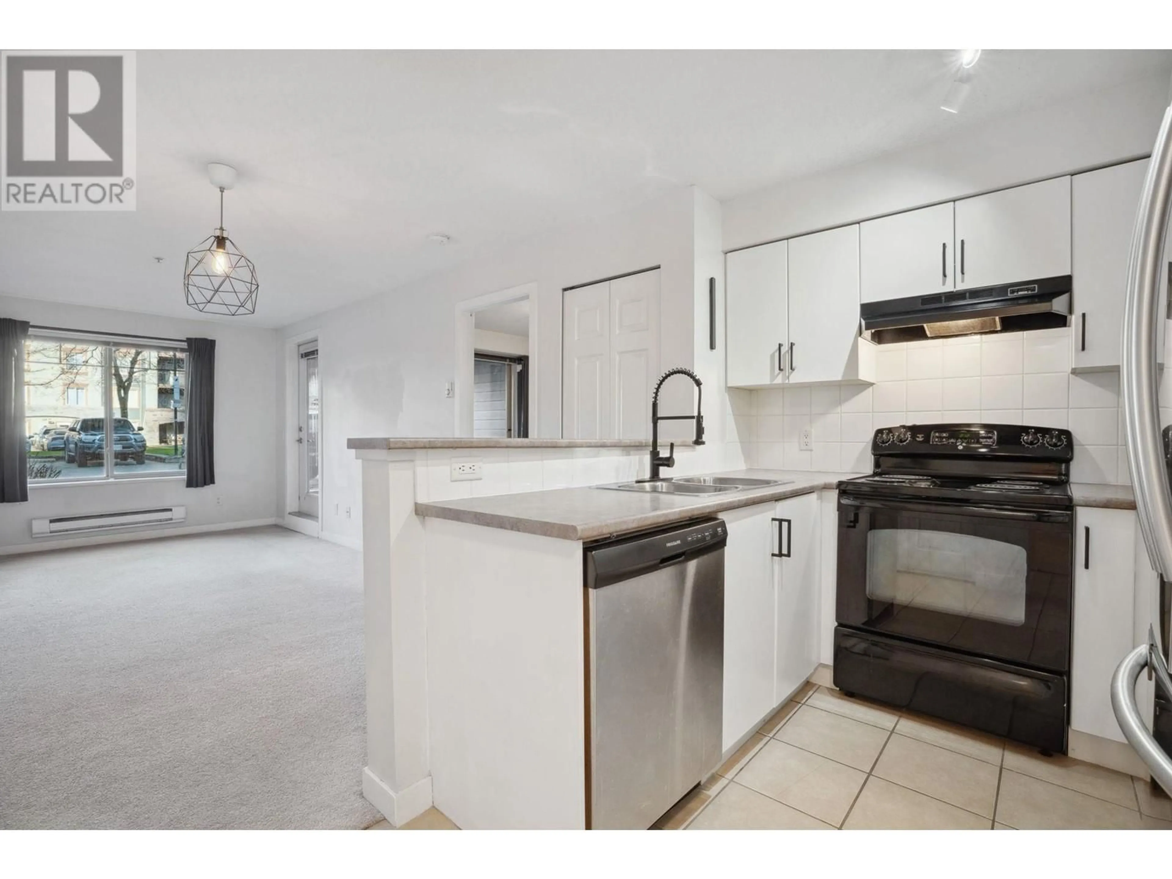 Open concept kitchen, ceramic/tile floor for 2103 244 SHERBROOKE STREET, New Westminster British Columbia V3L0A3