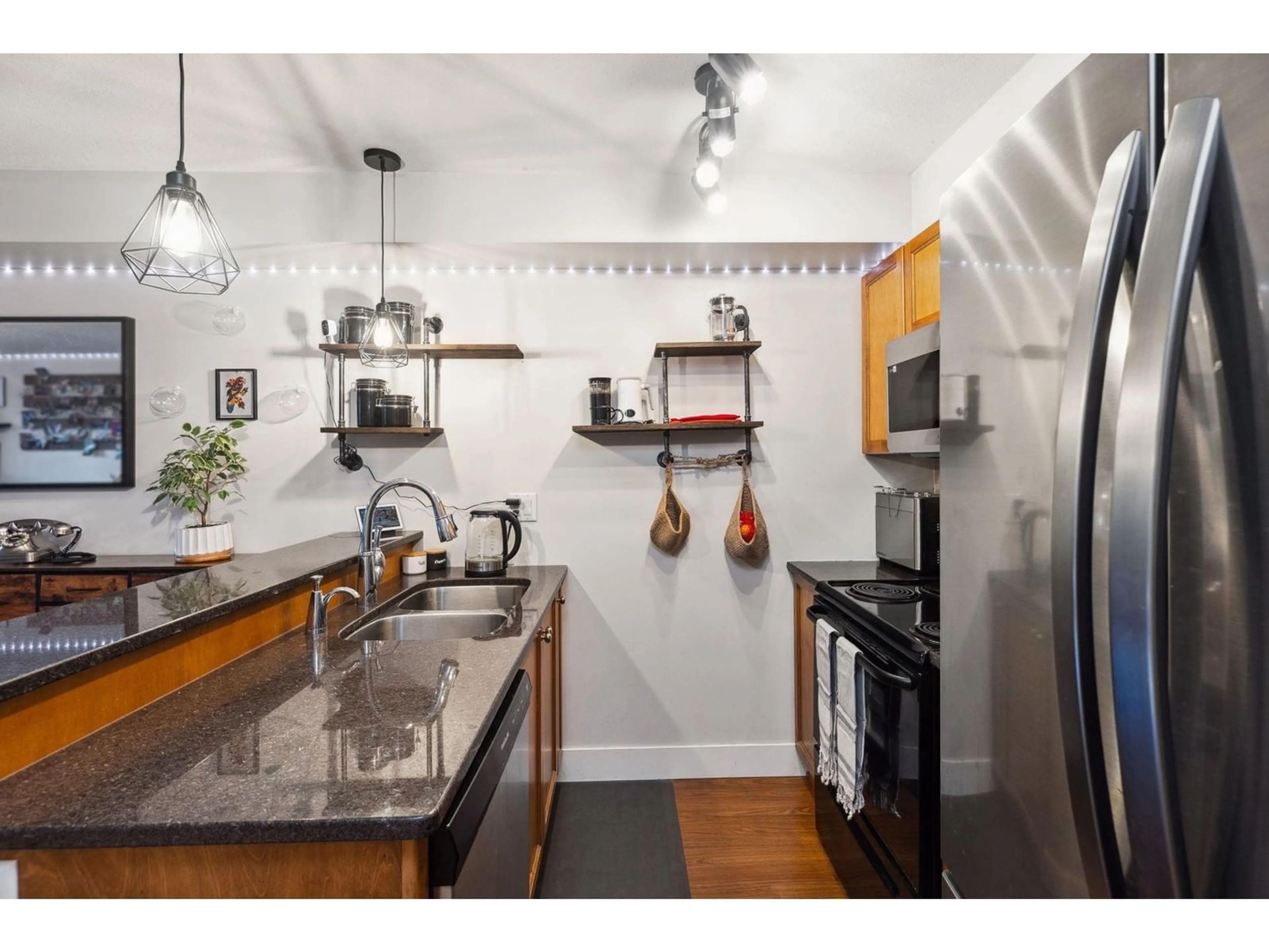 Open concept kitchen, unknown for 111 - 30525 CARDINAL, Abbotsford British Columbia V2T0A8