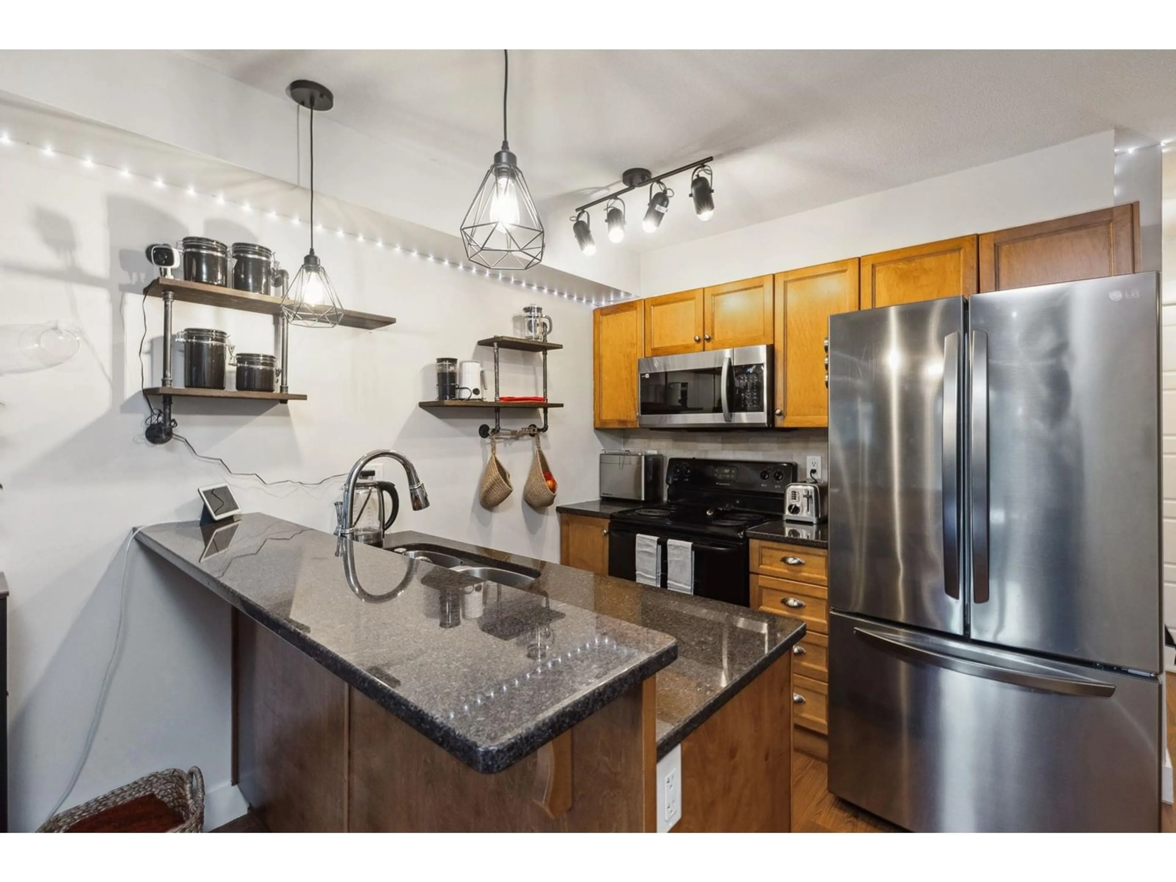 Open concept kitchen, unknown for 111 - 30525 CARDINAL, Abbotsford British Columbia V2T0A8