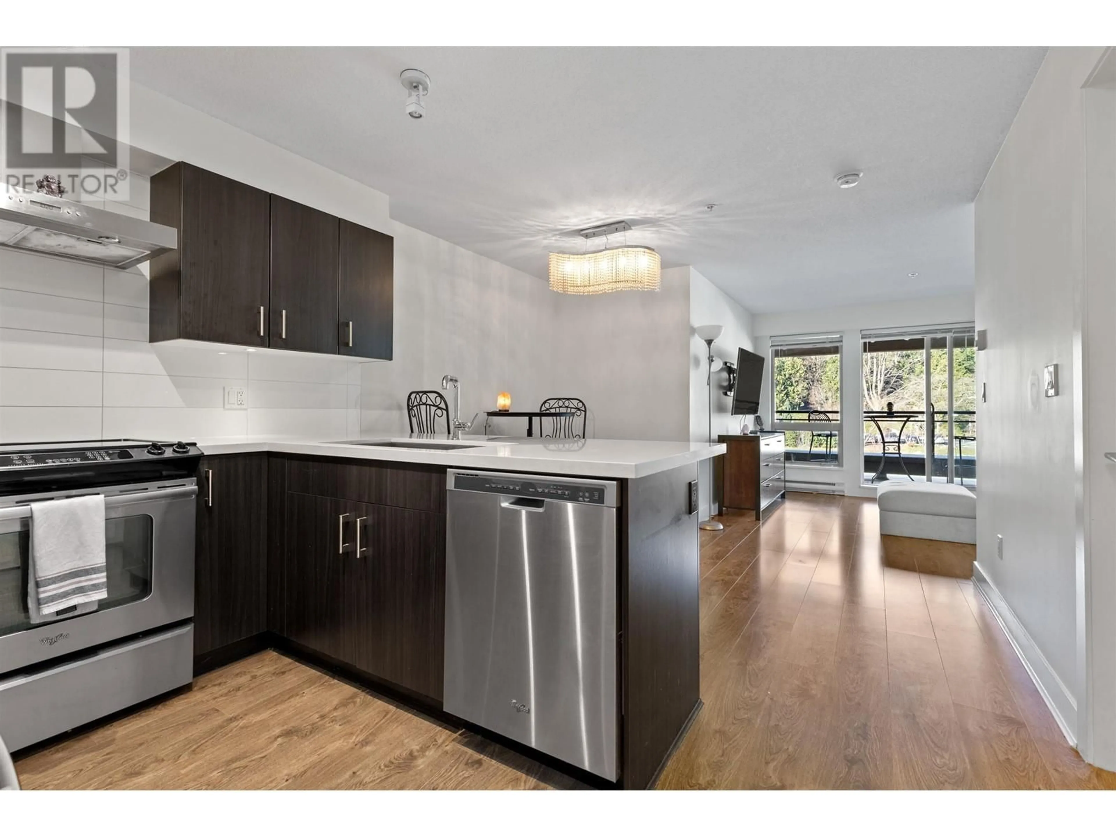 Open concept kitchen, unknown for 509 500 ROYAL AVENUE, New Westminster British Columbia V3L0G5