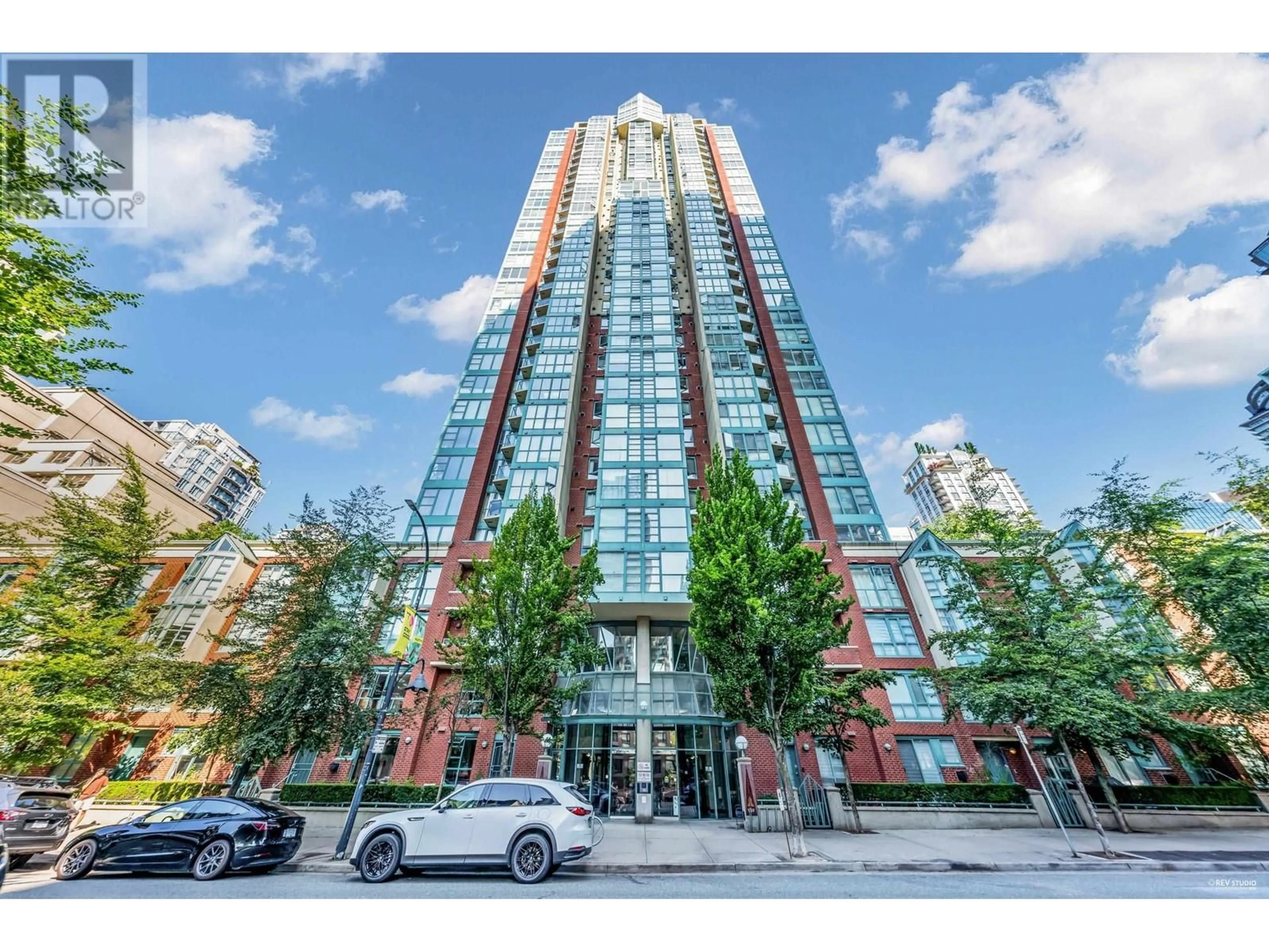 Indoor foyer for 706 939 HOMER STREET, Vancouver British Columbia V6B2W6