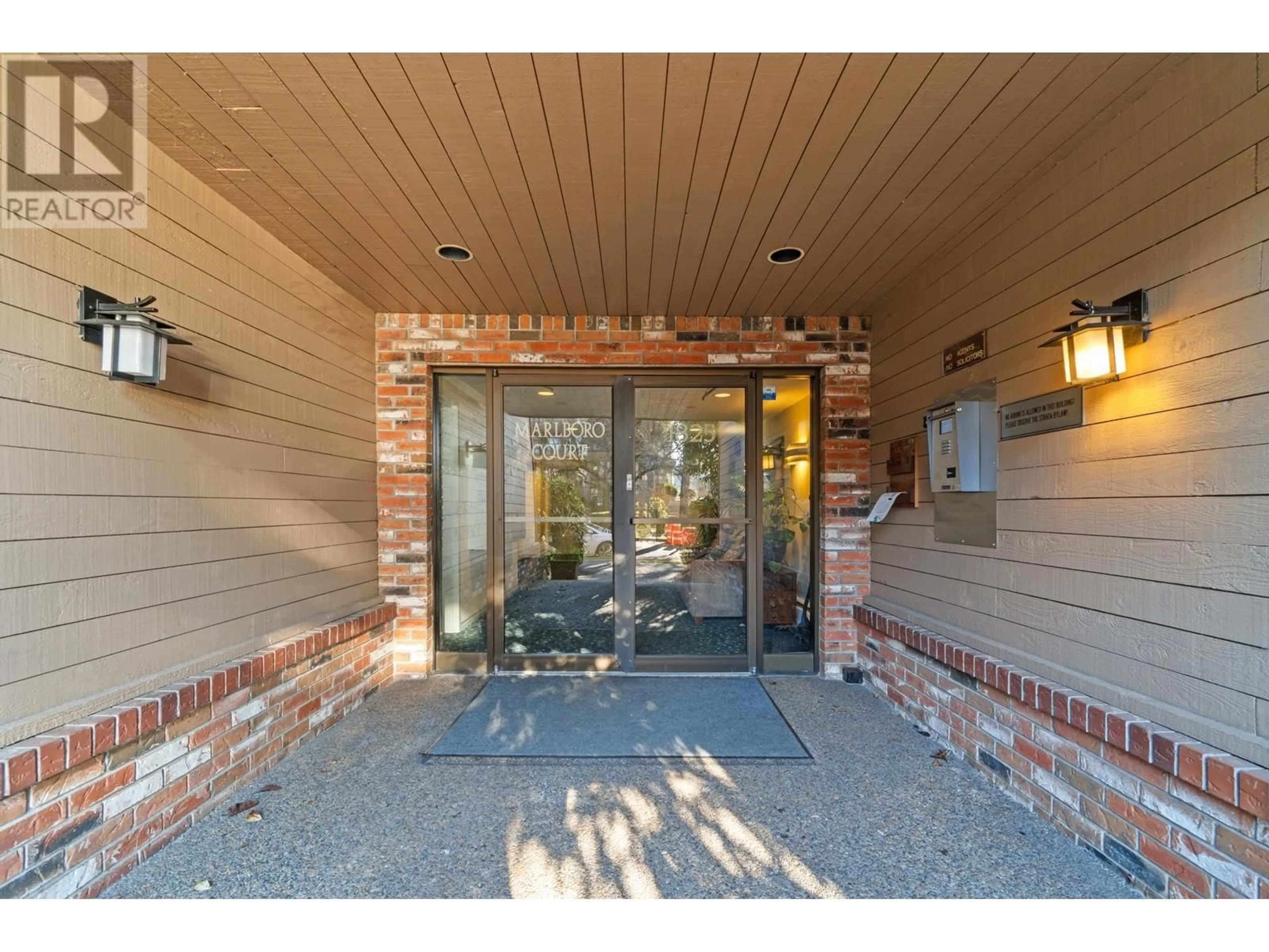 Indoor entryway for 201 1825 W 8TH AVENUE, Vancouver British Columbia V6J1V9