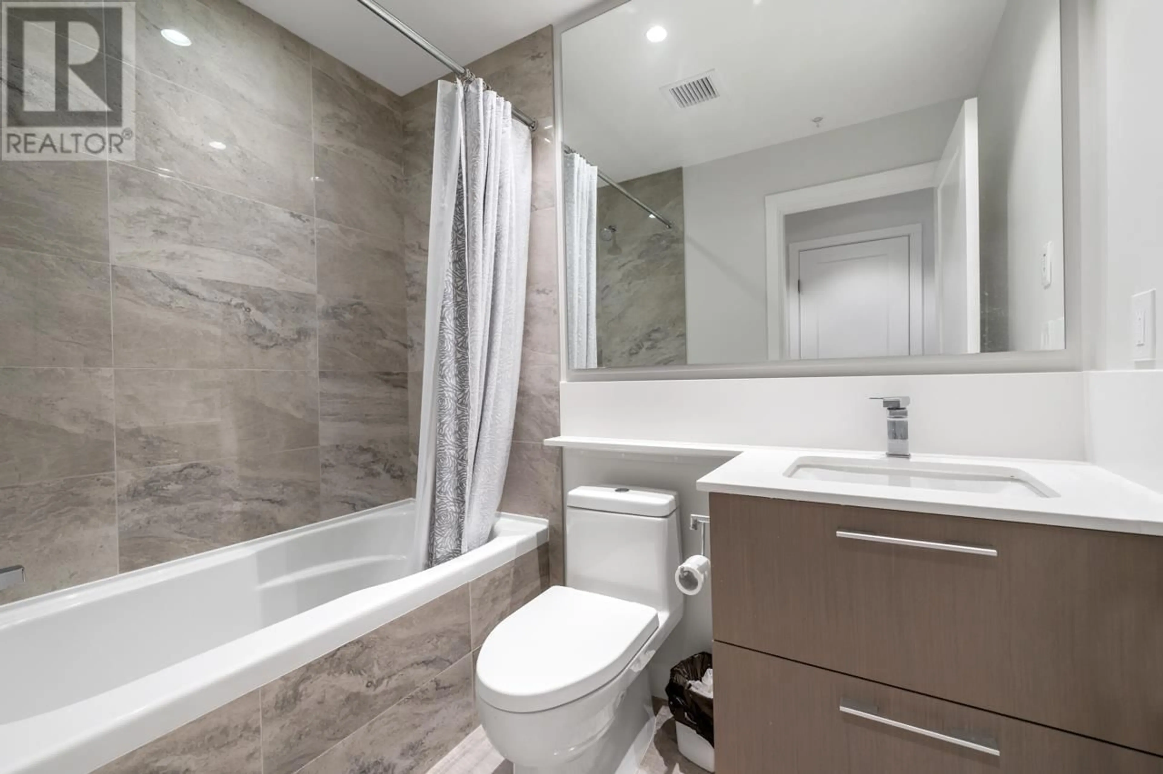 Standard bathroom, ceramic/tile floor for 705 5608 BERTON AVENUE, Vancouver British Columbia V6S0M6