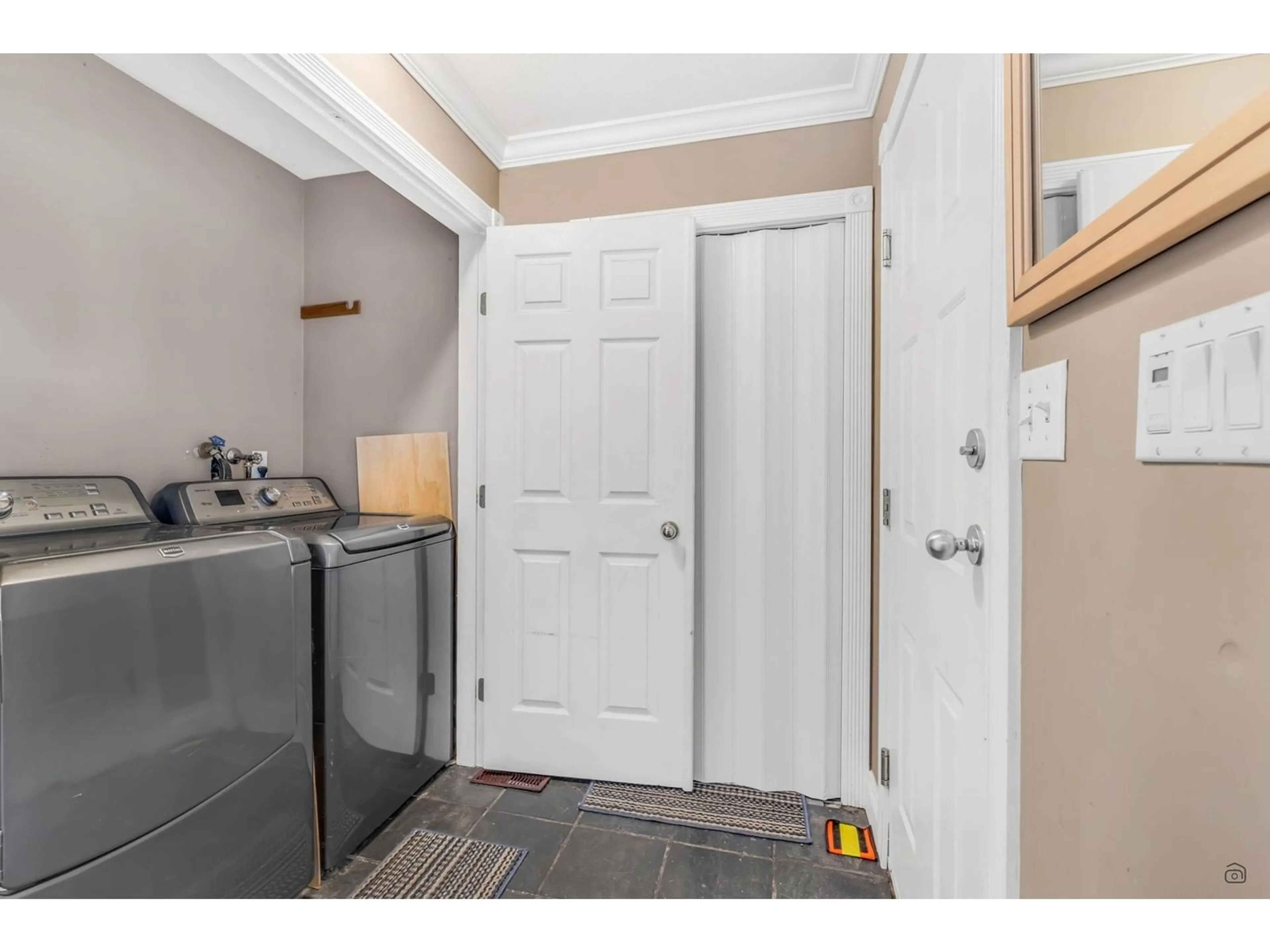 Indoor entryway for 3273 264A, Langley British Columbia V4W3E9