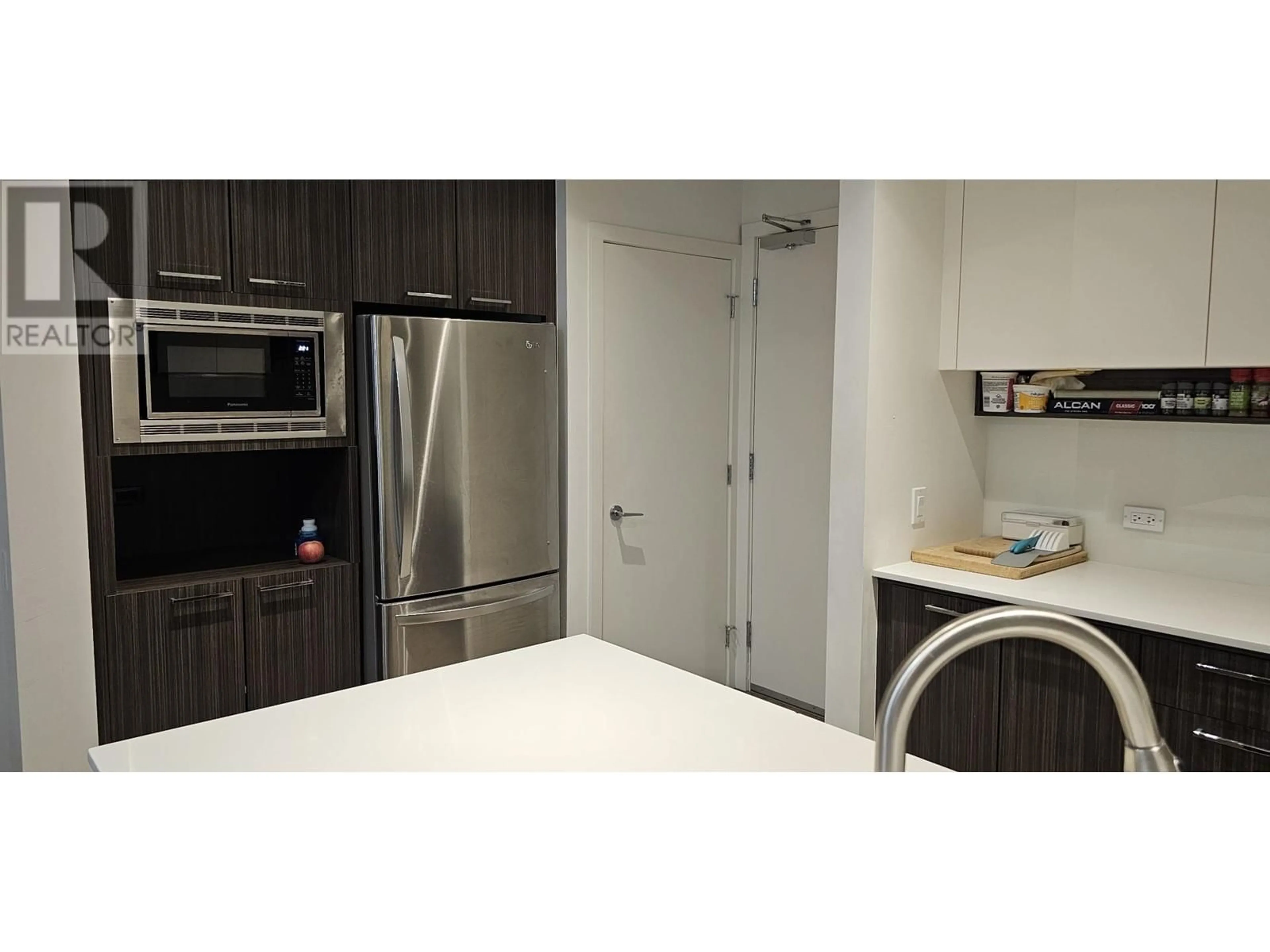 Standard kitchen, unknown for 108 9250 UNIVERSITY HIGH STREET, Burnaby British Columbia V5A0B3