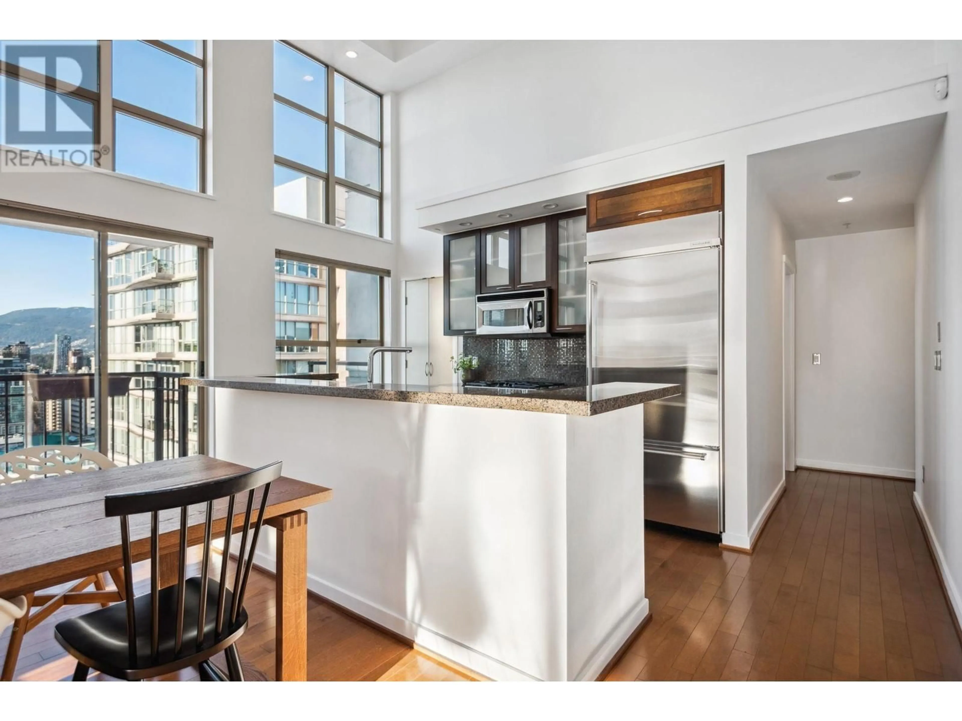 Open concept kitchen, unknown for PH1 969 RICHARDS STREET, Vancouver British Columbia V6B1A8